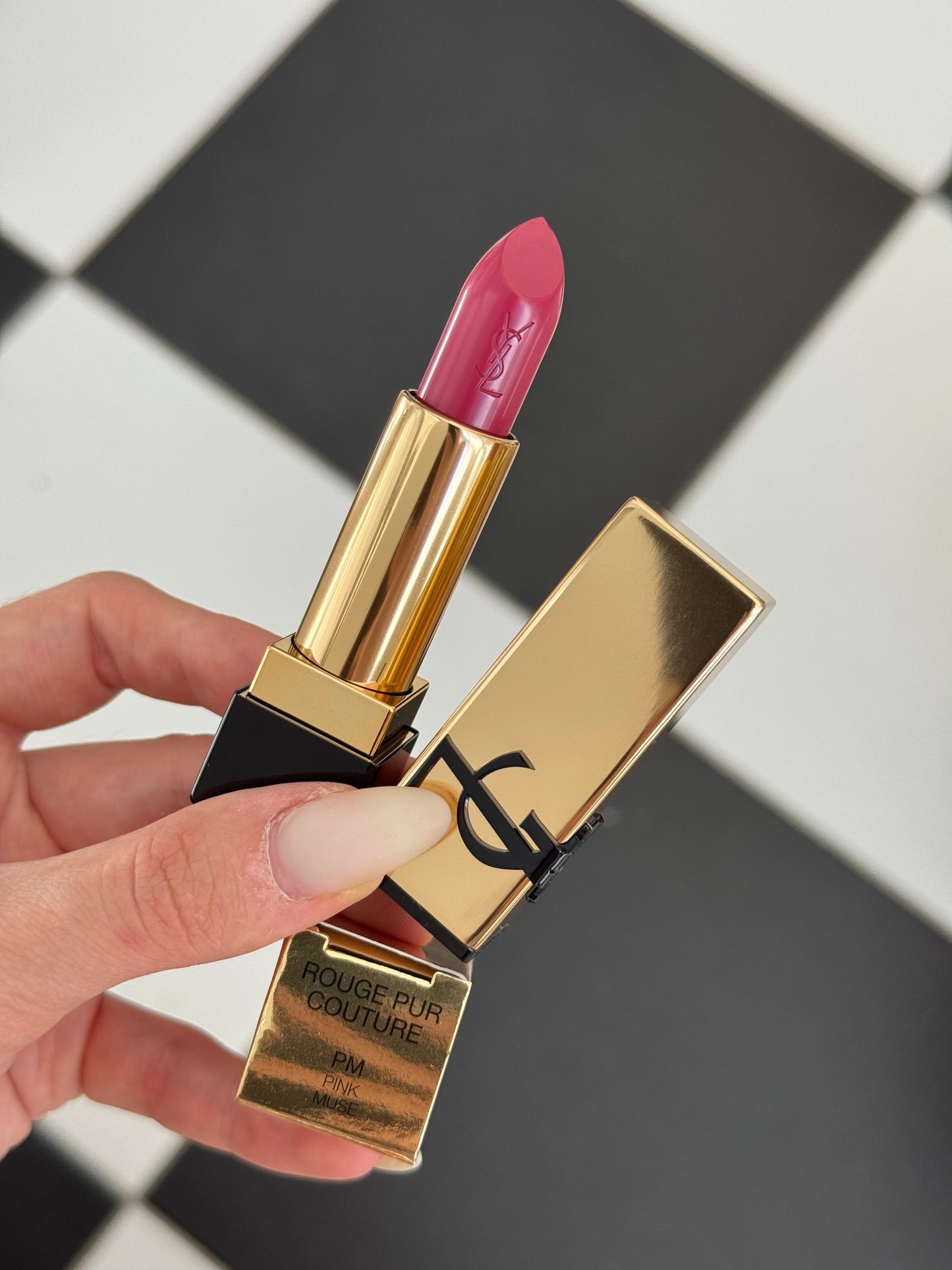 YSL Rouge Pur Couture Satin Colour Lipstick (PM) 
Long-Lasting Comfort Smoothing Lip Care