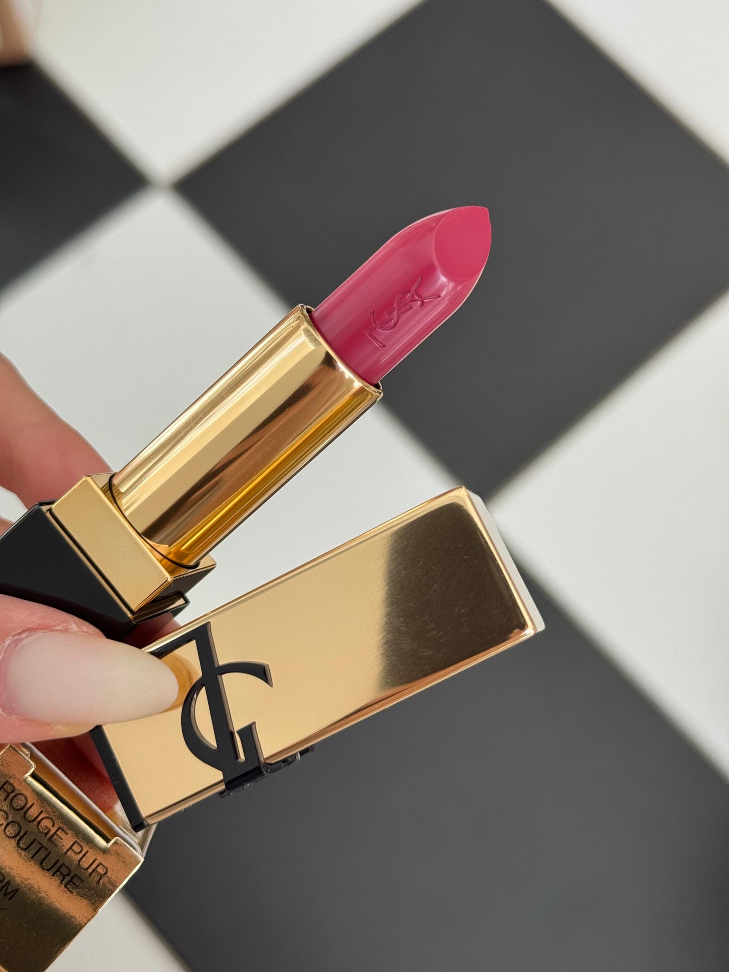 YSL Rouge Pur Couture Satin Colour Lipstick (PM) 
Long-Lasting Comfort Smoothing Lip Care