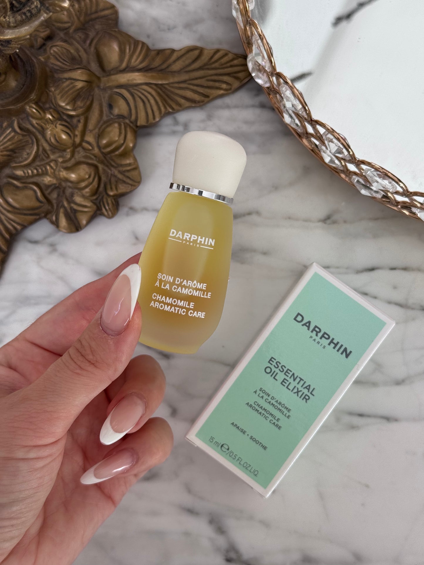 DARPHIN Essential Oil Elixir Chamomille Aromatic Care
Soothe, Protect And Natural Radiance To Sensitive, Redness-Prone Skin