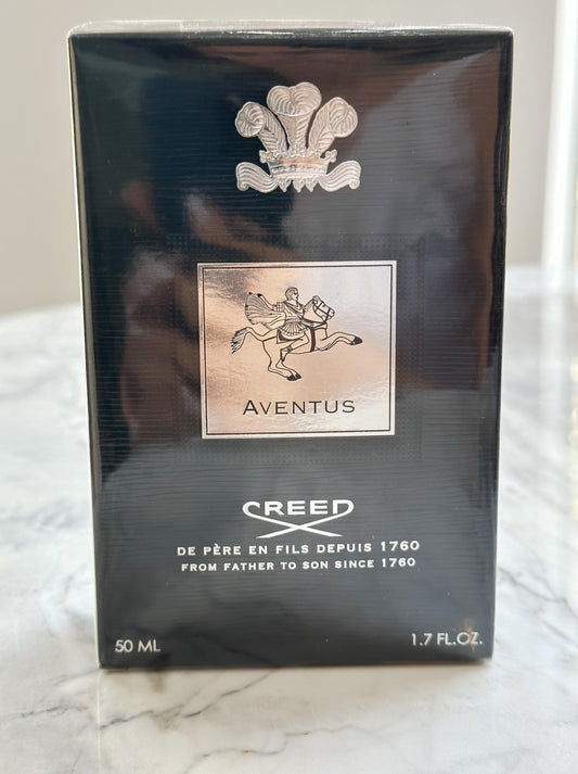 CREED Aventus
Dry Woods, Fresh, Citrus & Fruity