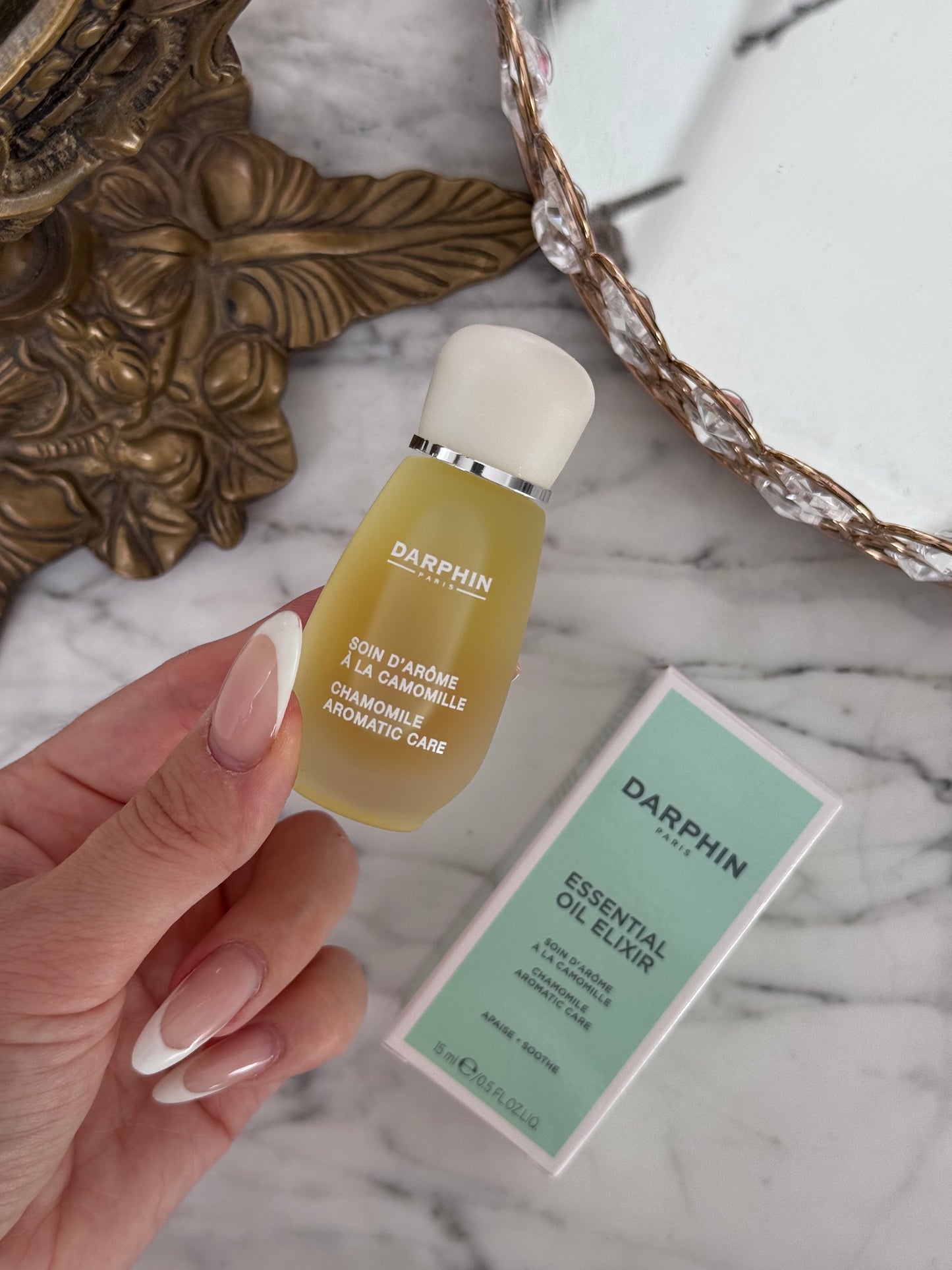 DARPHIN Essential Oil Elixir Chamomille Aromatic Care
Soothe, Protect And Natural Radiance To Sensitive, Redness-Prone Skin