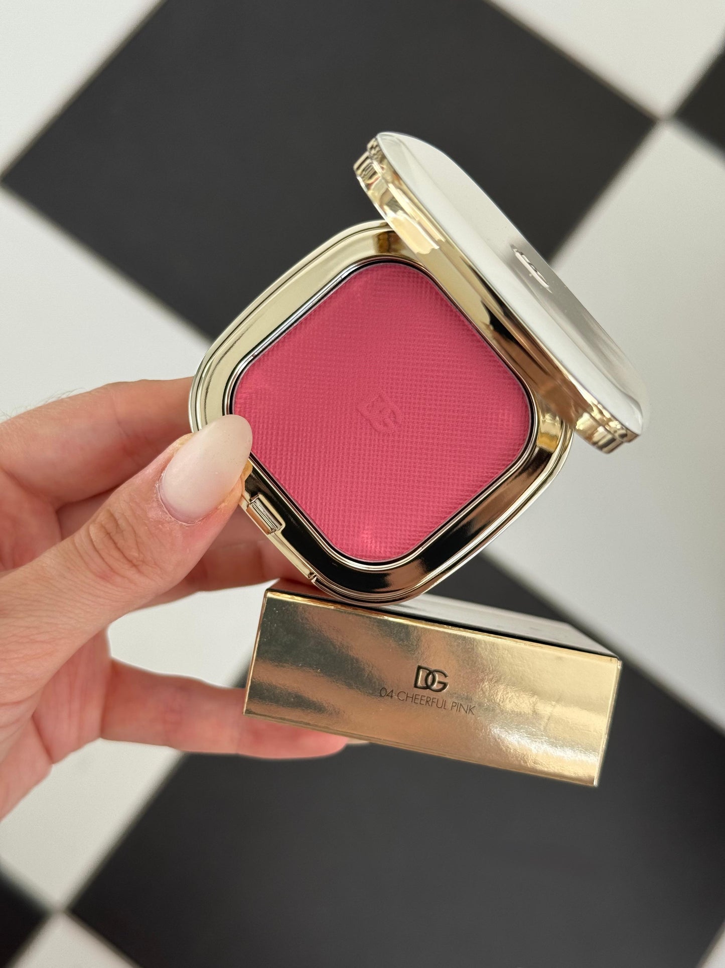 DOLCE & GABBANA
Cheek&Eyes Match - Lasting Blush & Eyshadow Powder (04)