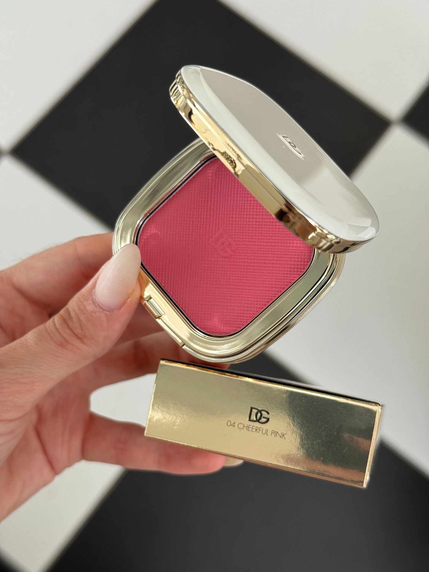 DOLCE & GABBANA
Cheek&Eyes Match - Lasting Blush & Eyshadow Powder (04)