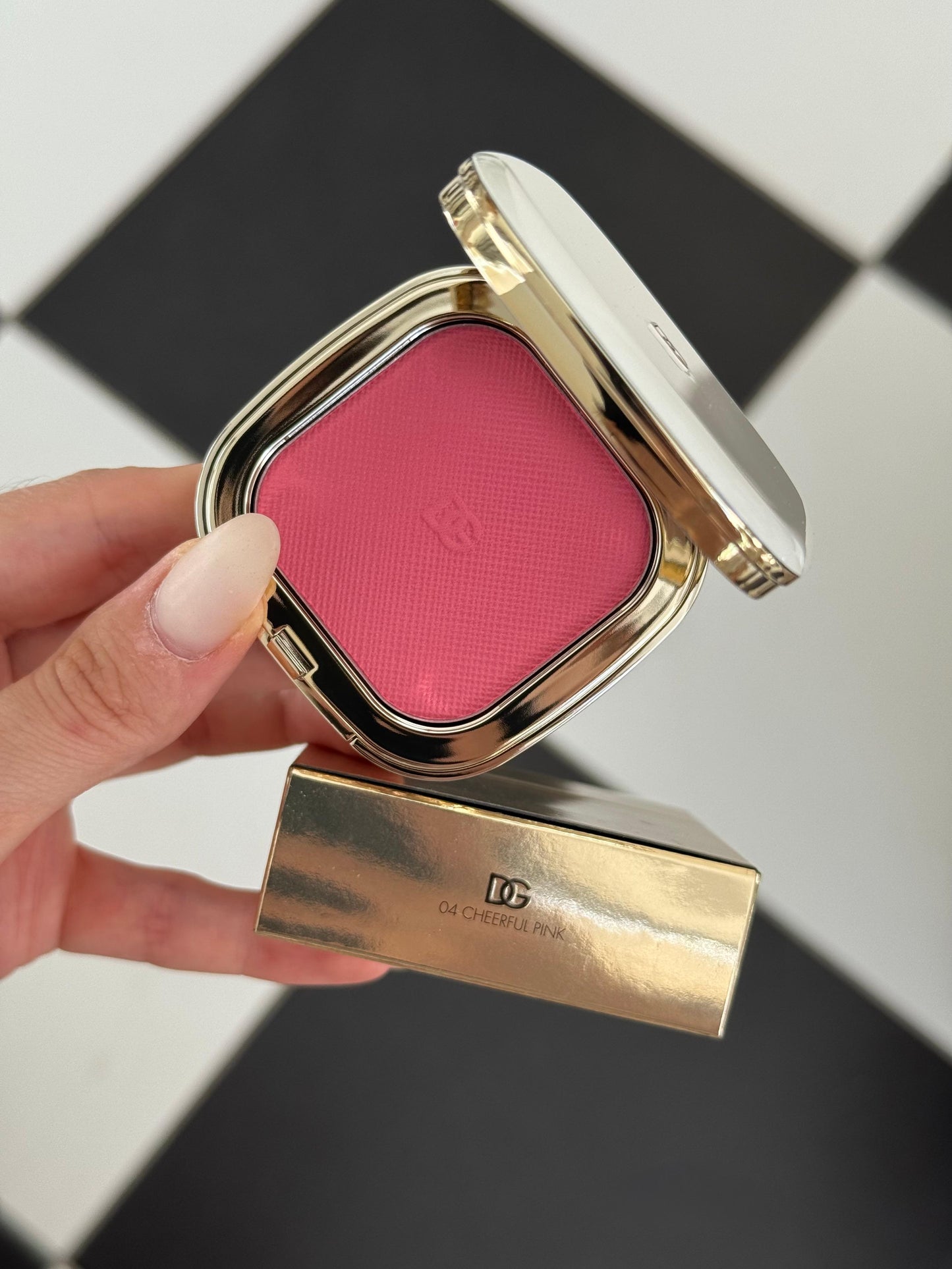 DOLCE & GABBANA
Cheek&Eyes Match - Lasting Blush & Eyshadow Powder (04)