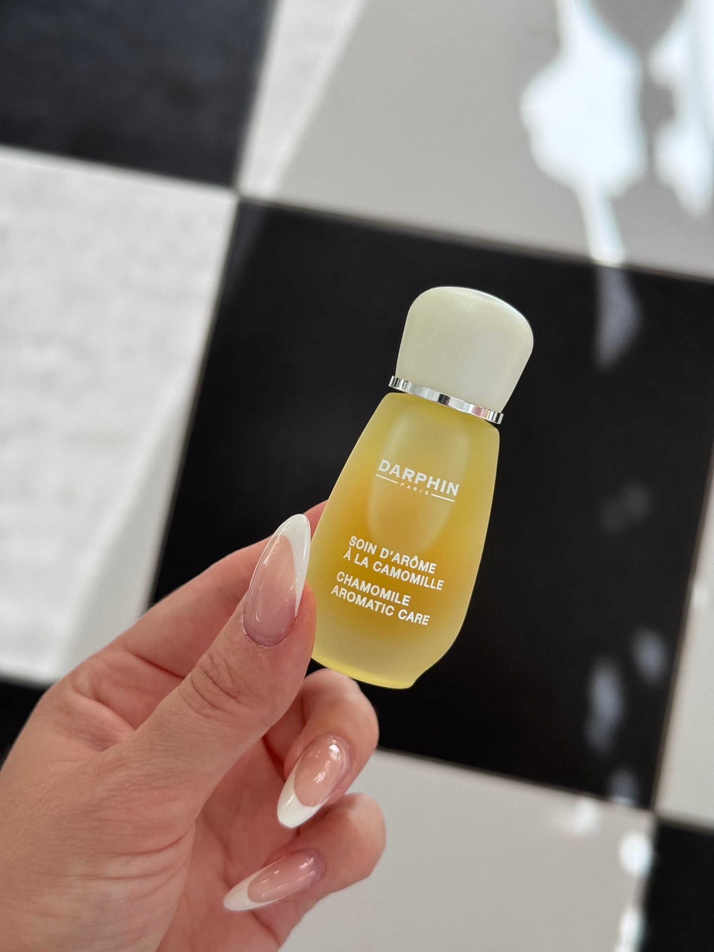 DARPHIN Essential Oil Elixir Chamomille Aromatic Care
Soothe, Protect And Natural Radiance To Sensitive, Redness-Prone Skin