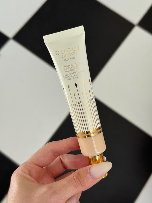 GUCCI Glow Skin Tint Foundation - Fair
Tinted Moisturizer, Skin Perfector, Radiant Finish with Hyaluronic Acid & Bakuchiol