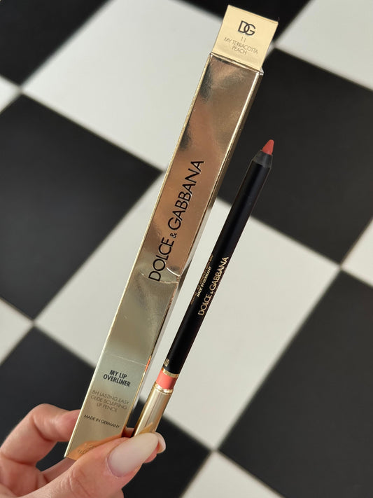 DOLCE&GABBANA My Lip Overliner
8H Lasting Easy Glide Sculpting Lip Pencil (11)