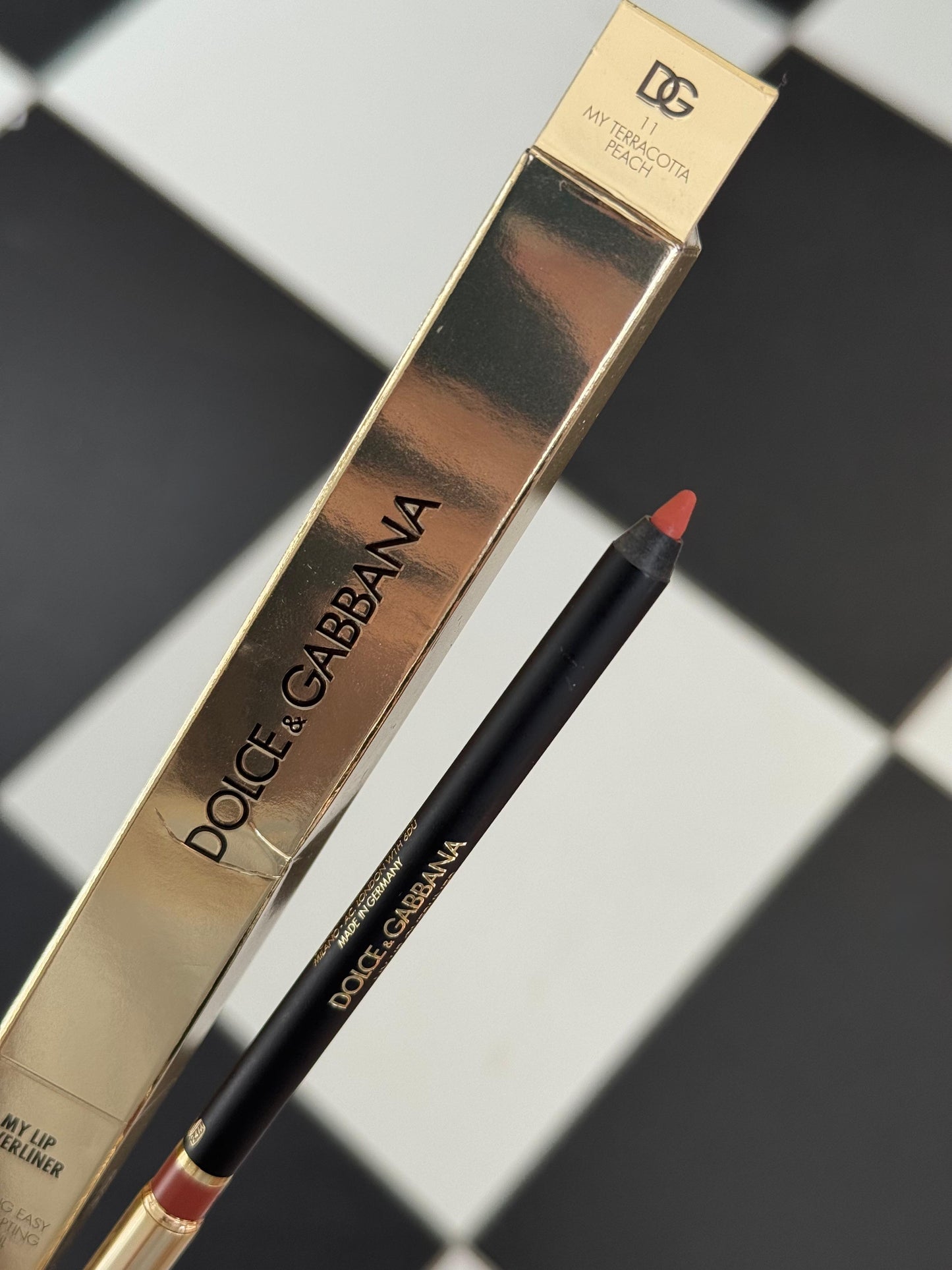 DOLCE&GABBANA My Lip Overliner
8H Lasting Easy Glide Sculpting Lip Pencil (11)