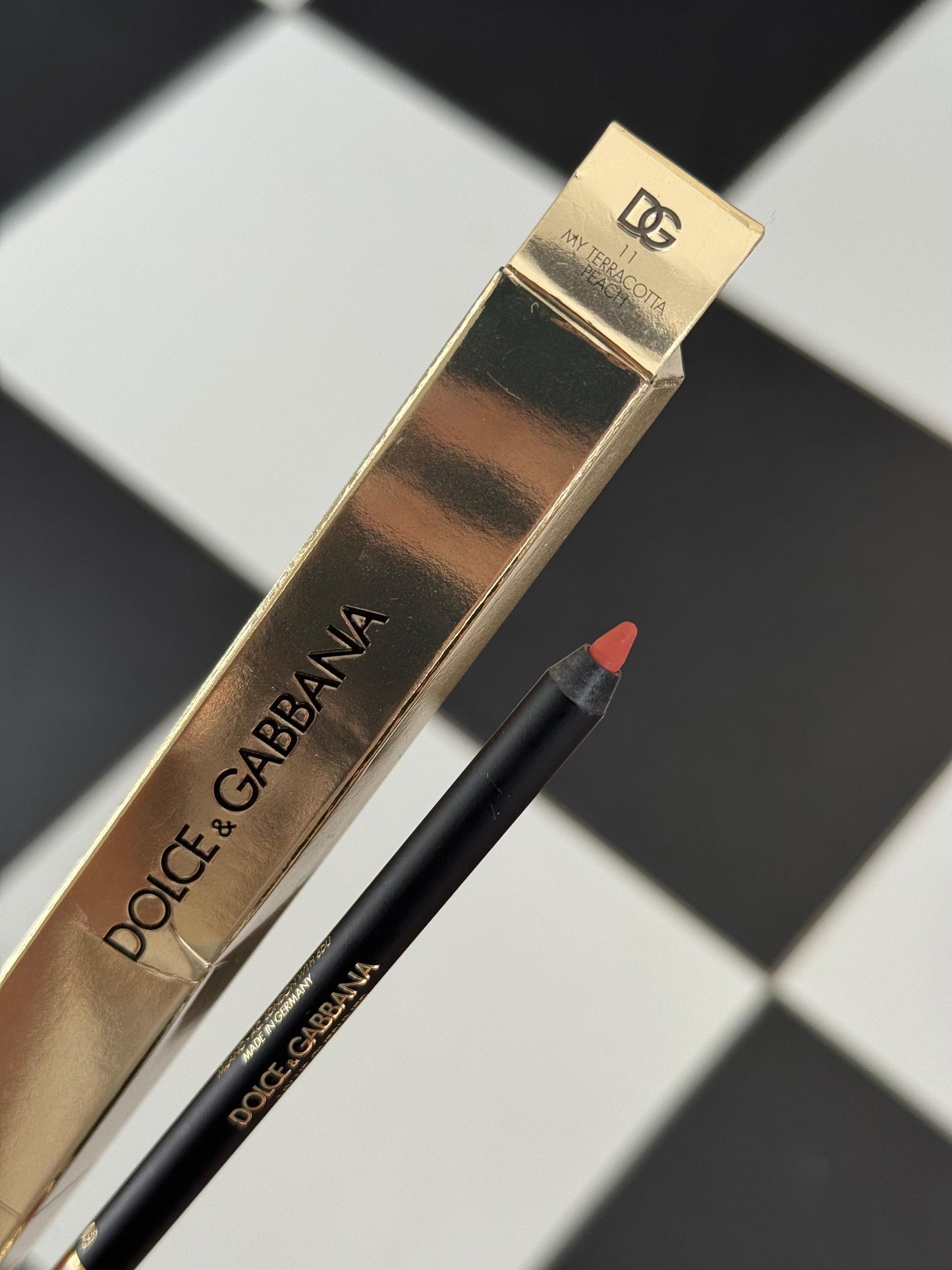 DOLCE&GABBANA My Lip Overliner
8H Lasting Easy Glide Sculpting Lip Pencil (11)