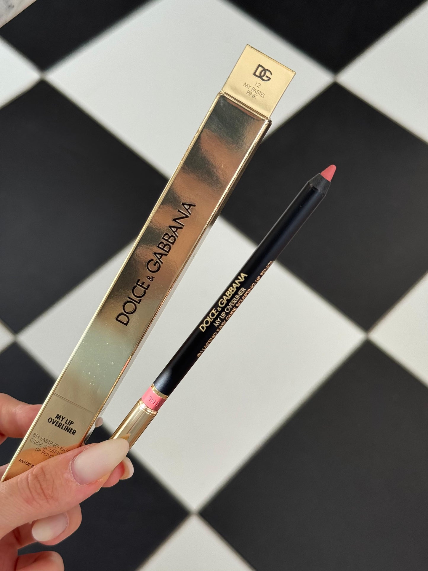 DOLCE&GABBANA My Lip Overliner
8H Lasting Easy Glide Sculpting Lip Pencil (12)