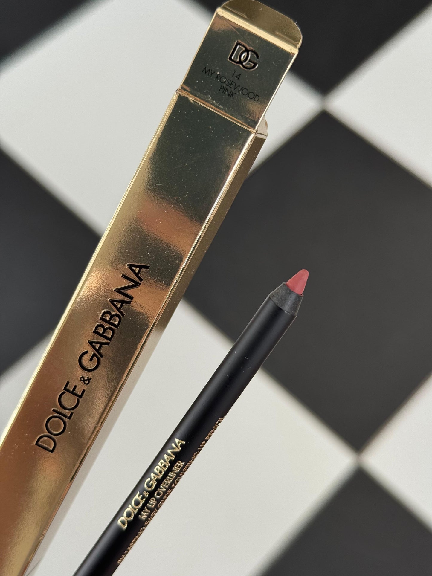 DOLCE&GABBANA My Lip Overliner
8H Lasting Easy Glide Sculpting Lip Pencil (14)