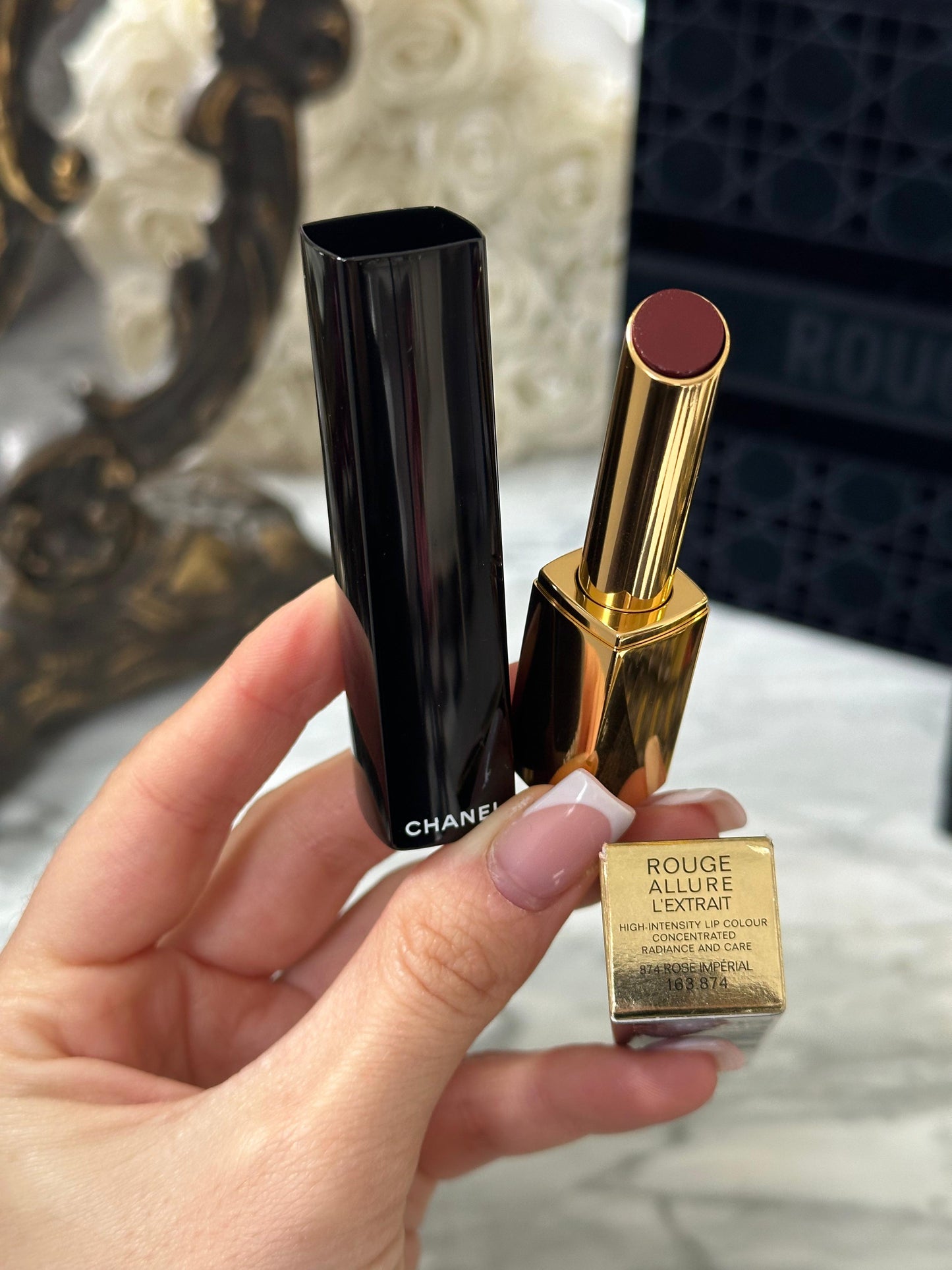 CHANEL Rouge Allure L’Extrait
High-Intensity Lipstick (874) - Concentrated Radiance and Care