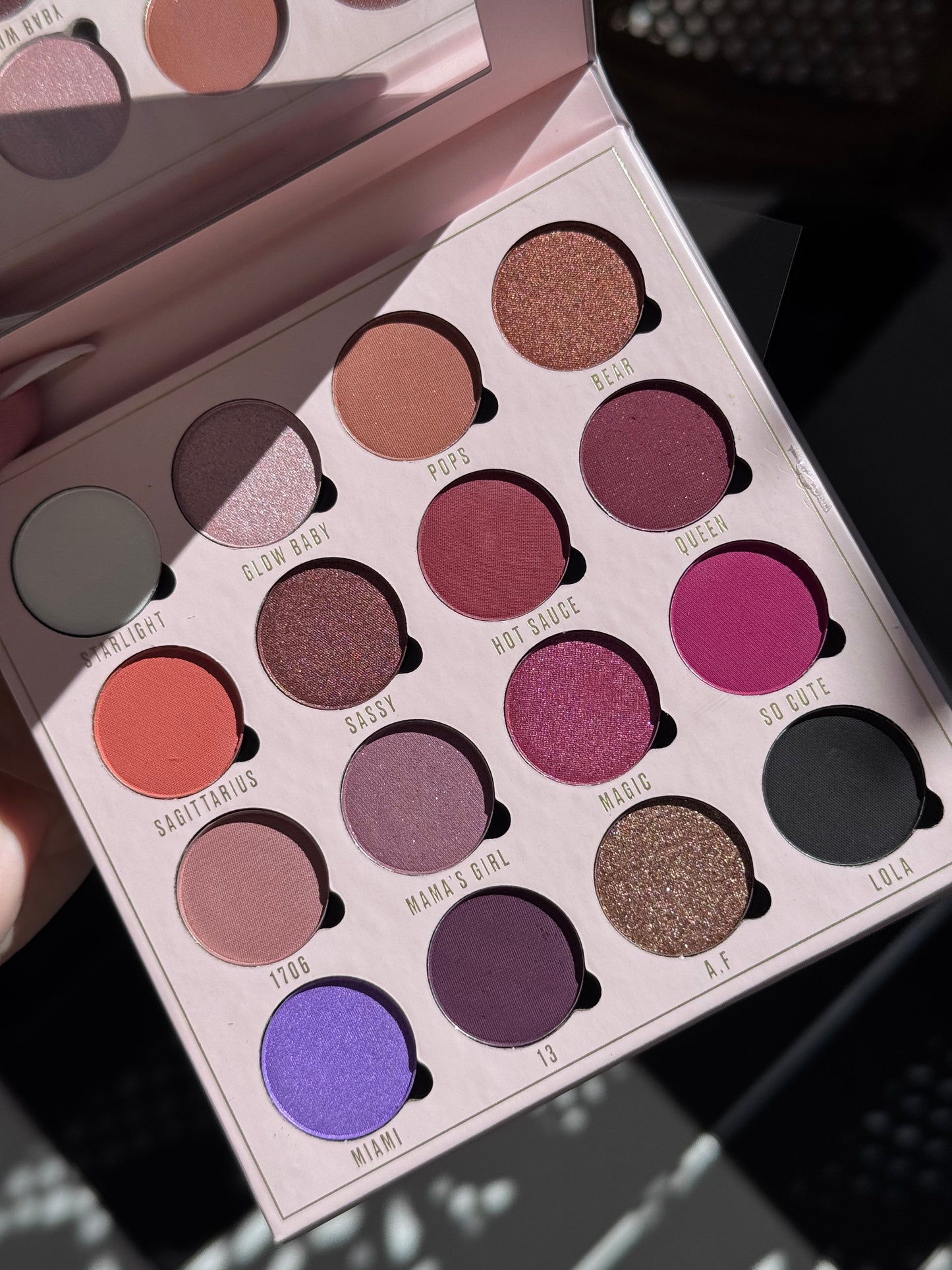 REVOLUTION BEAUTY LONDON Makeup Obsession Eye Shadow Palette - Belle Jorden