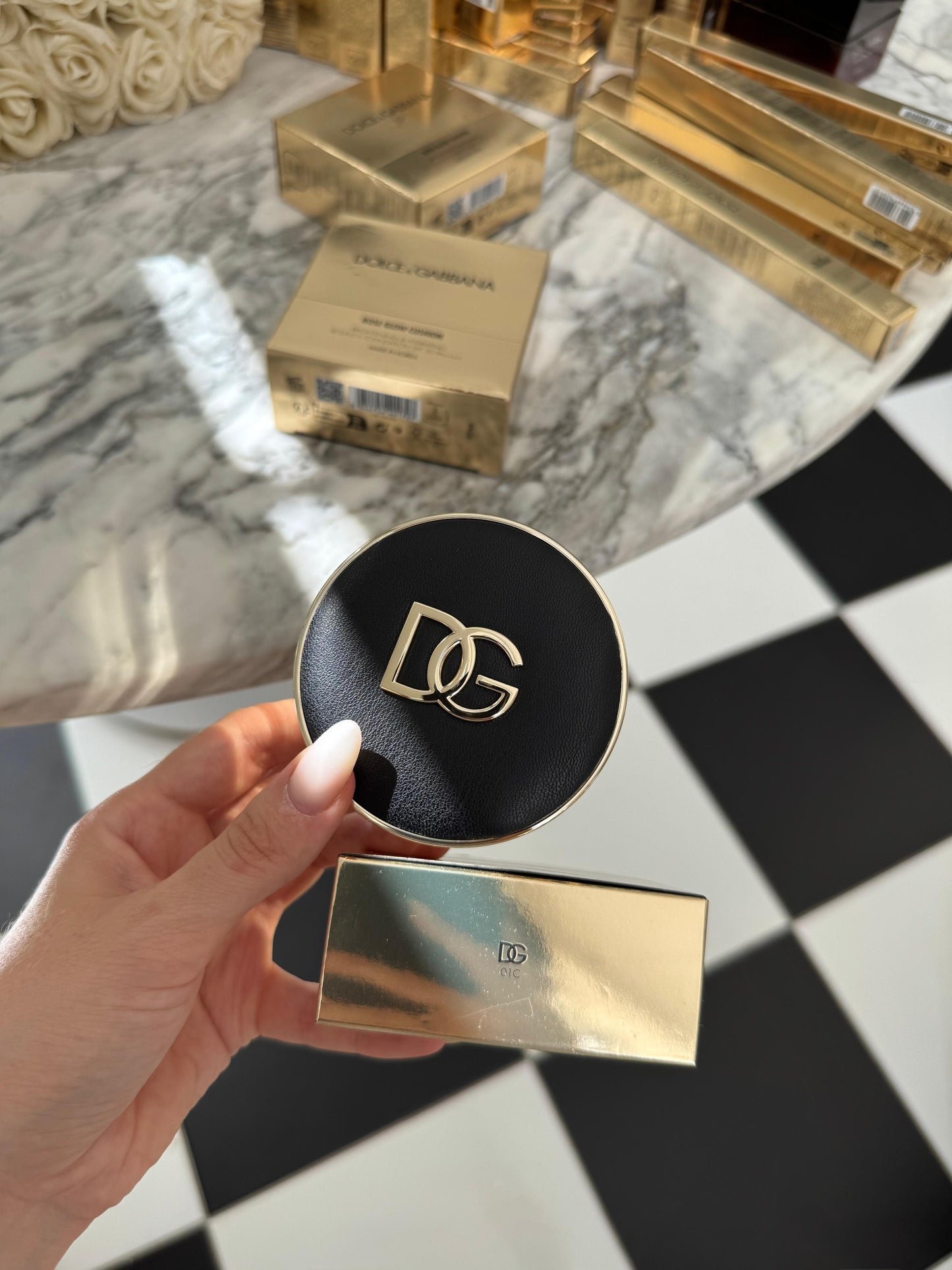 DOLCE&GABBANA Rose Glow Cushion
Brightening & Hydrating Bouncy Foundation SPF50 PA++++