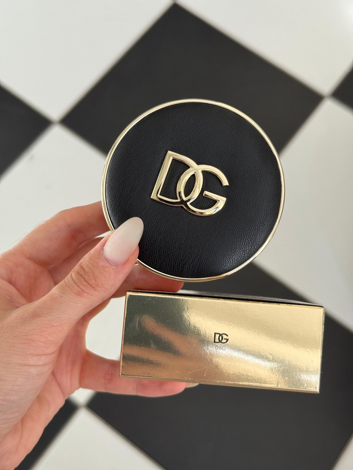 DOLCE&GABBANA Rose Glow Cushion
Brightening & Hydrating Bouncy Foundation SPF50 PA++++