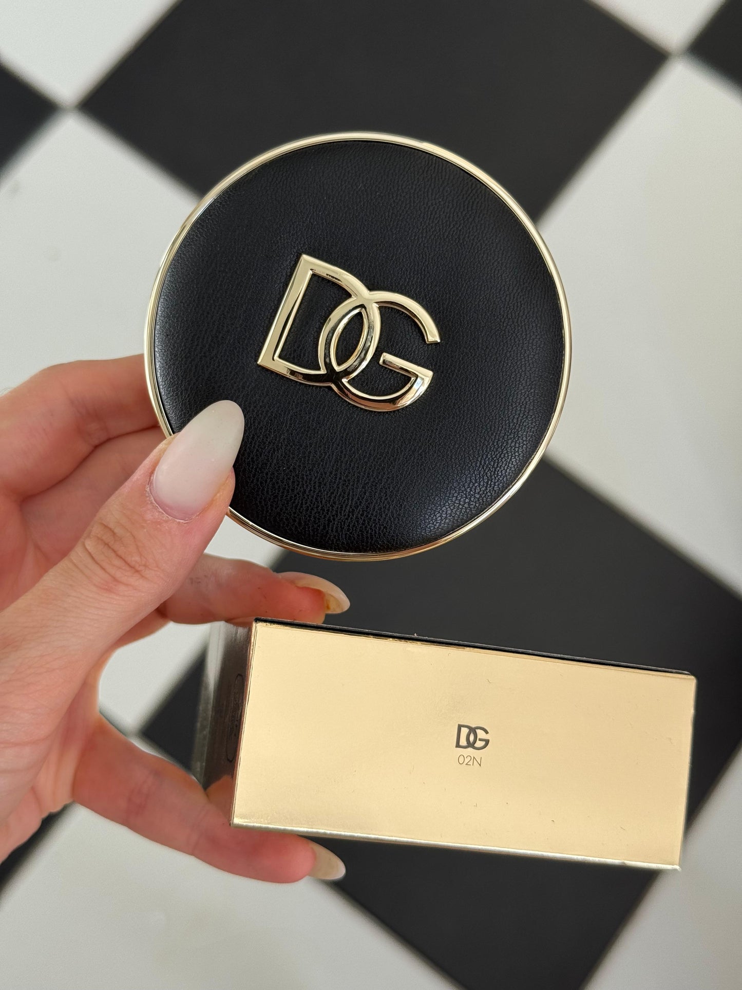 DOLCE&GABBANA Rose Glow Cushion
Brightening & Hydrating Bouncy Foundation SPF50 PA++++