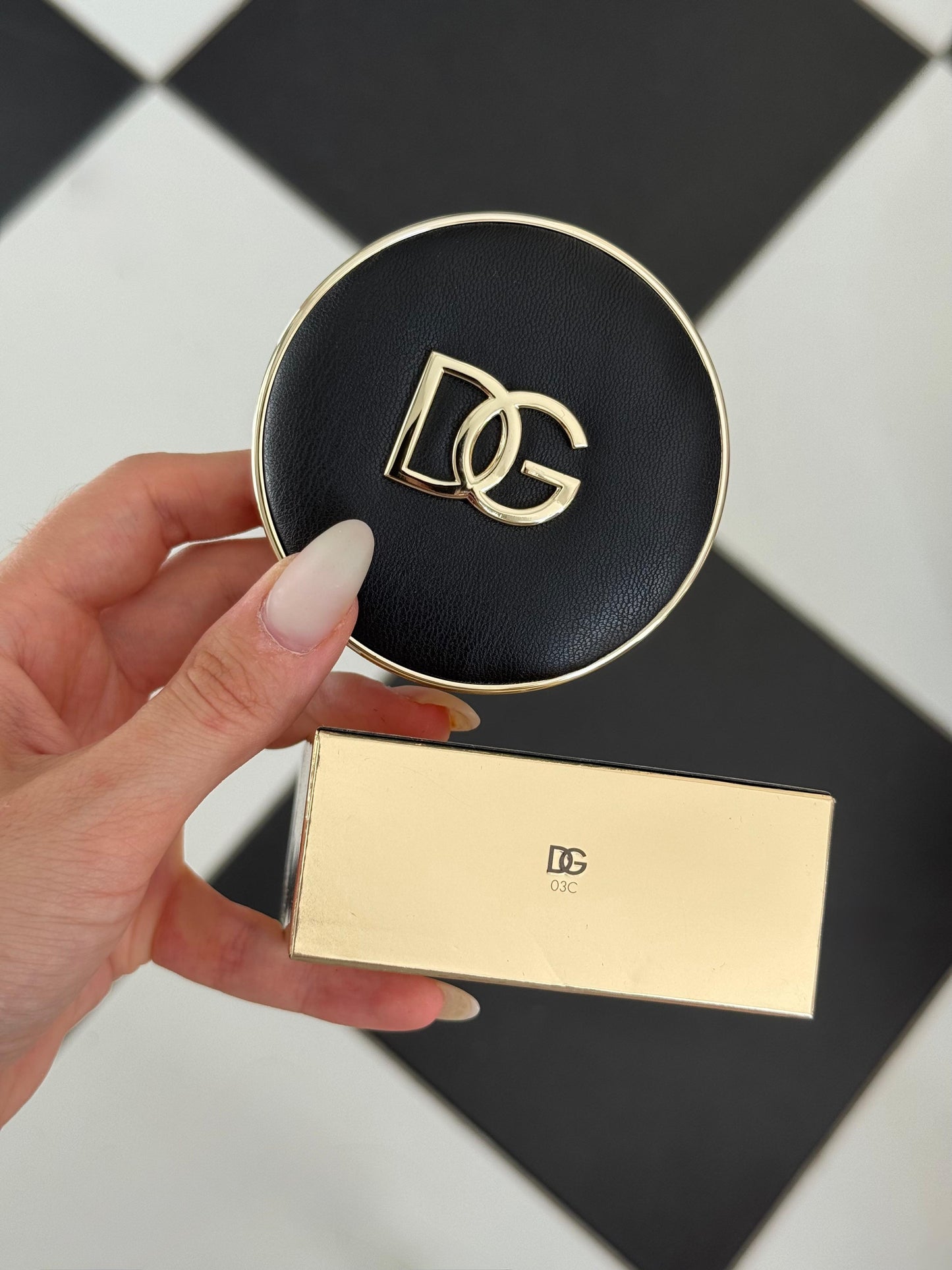 DOLCE&GABBANA Rose Glow Cushion
Brightening & Hydrating Bouncy Foundation SPF50 PA++++