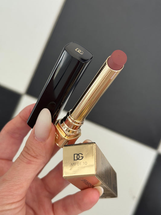 DOLCE&GABBANA My Comfy Matte Lipstick - My 01.10
Instant Rich Color & Hydration Lip Stylo