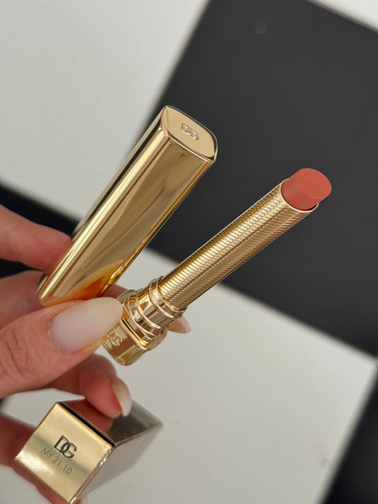 DOLCE&GABBANA My Comfy Matte Lipstick - My 21.10
Instant Rich Color & Hydration Lip Stylo