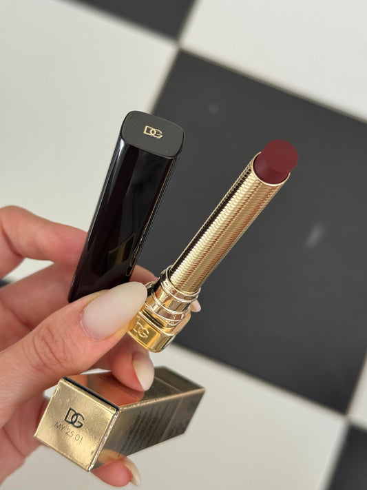 DOLCE&GABBANA My Comfy Matte Lipstick - My 25.01
Instant Rich Color & Hydration Lip Stylo