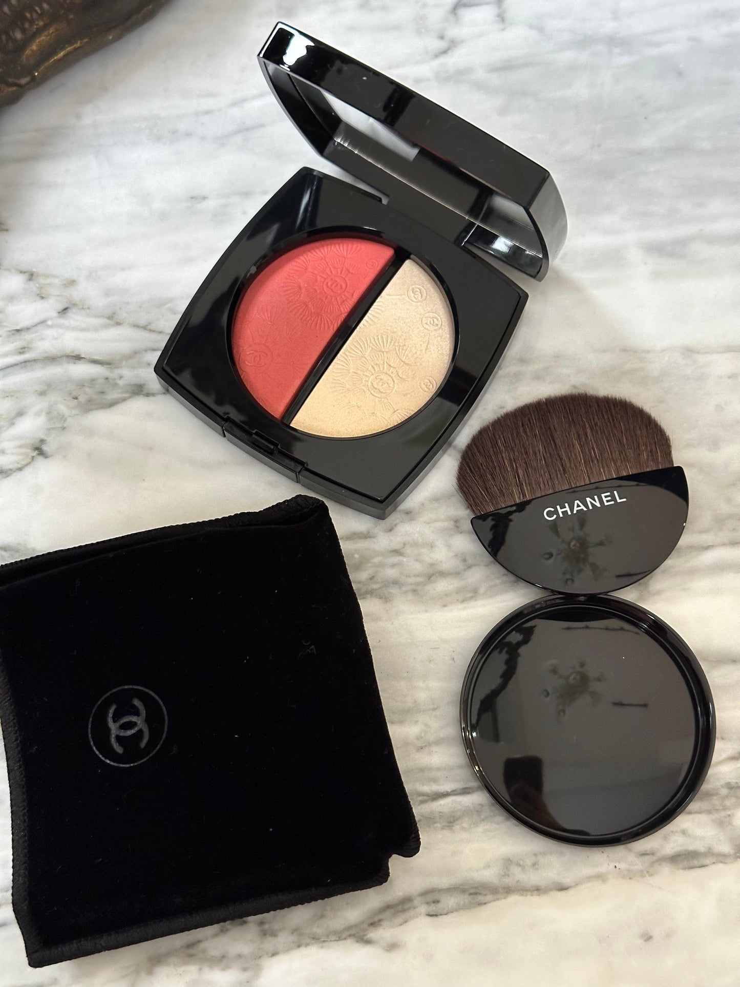 CHANEL Jardin Imaginaire
Blush and Highlighter Duo