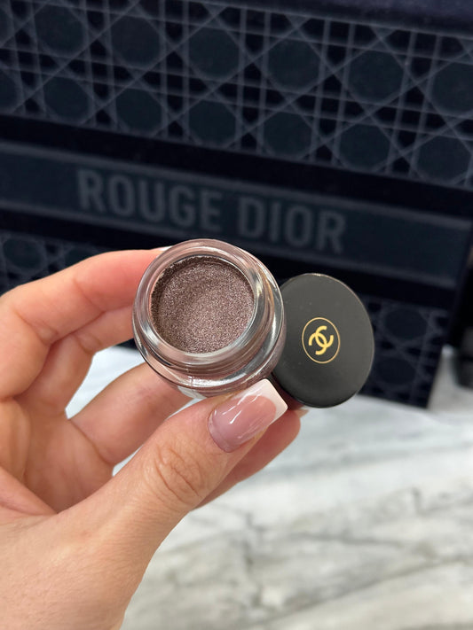 CHANEL Ombre Première 
Satin Finish Longwear Cream Eyeshadow