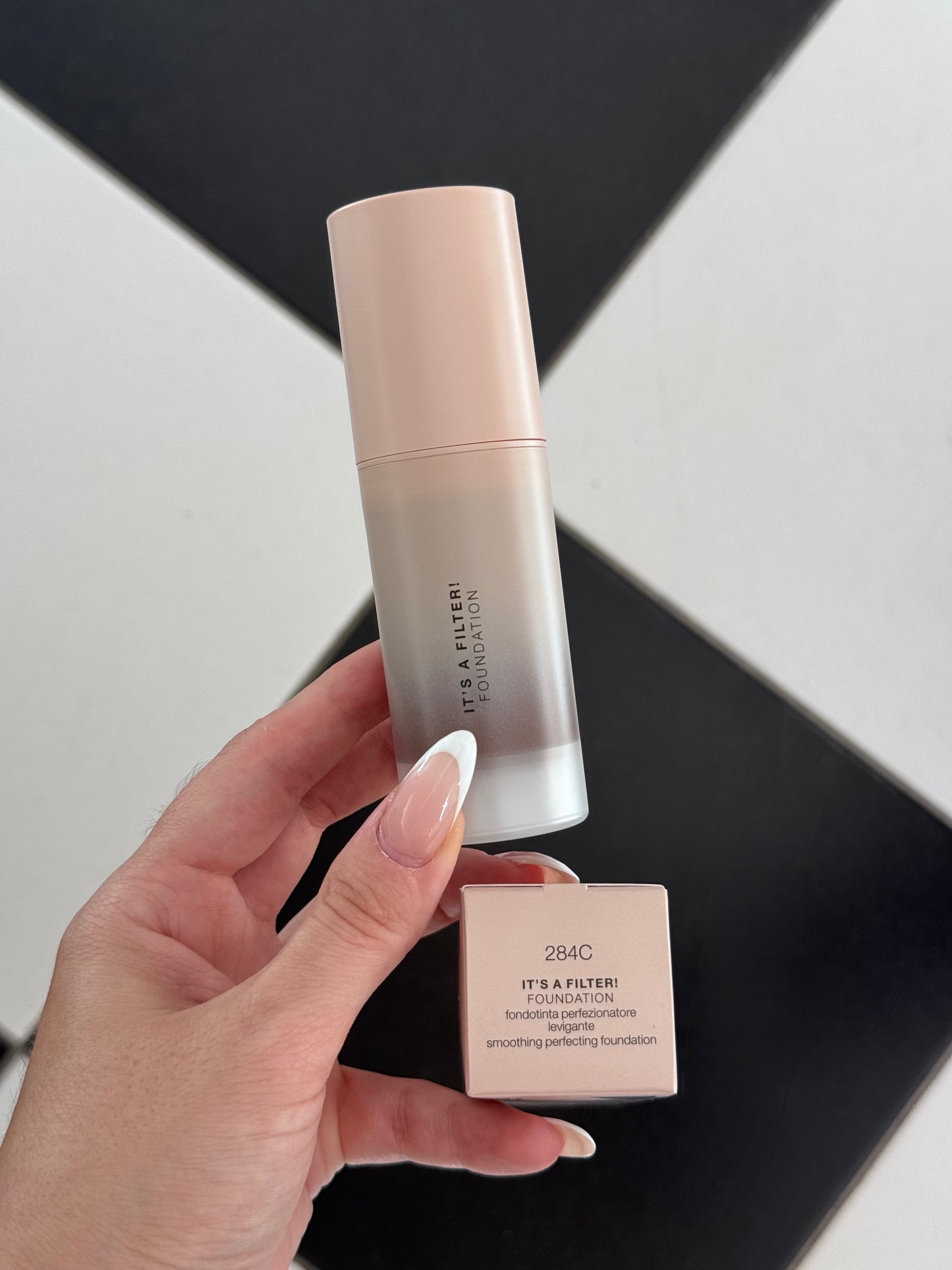 DIEGO DALLA PALMA It’s A Filter! Smoothing Perfecting Foundation (284C)