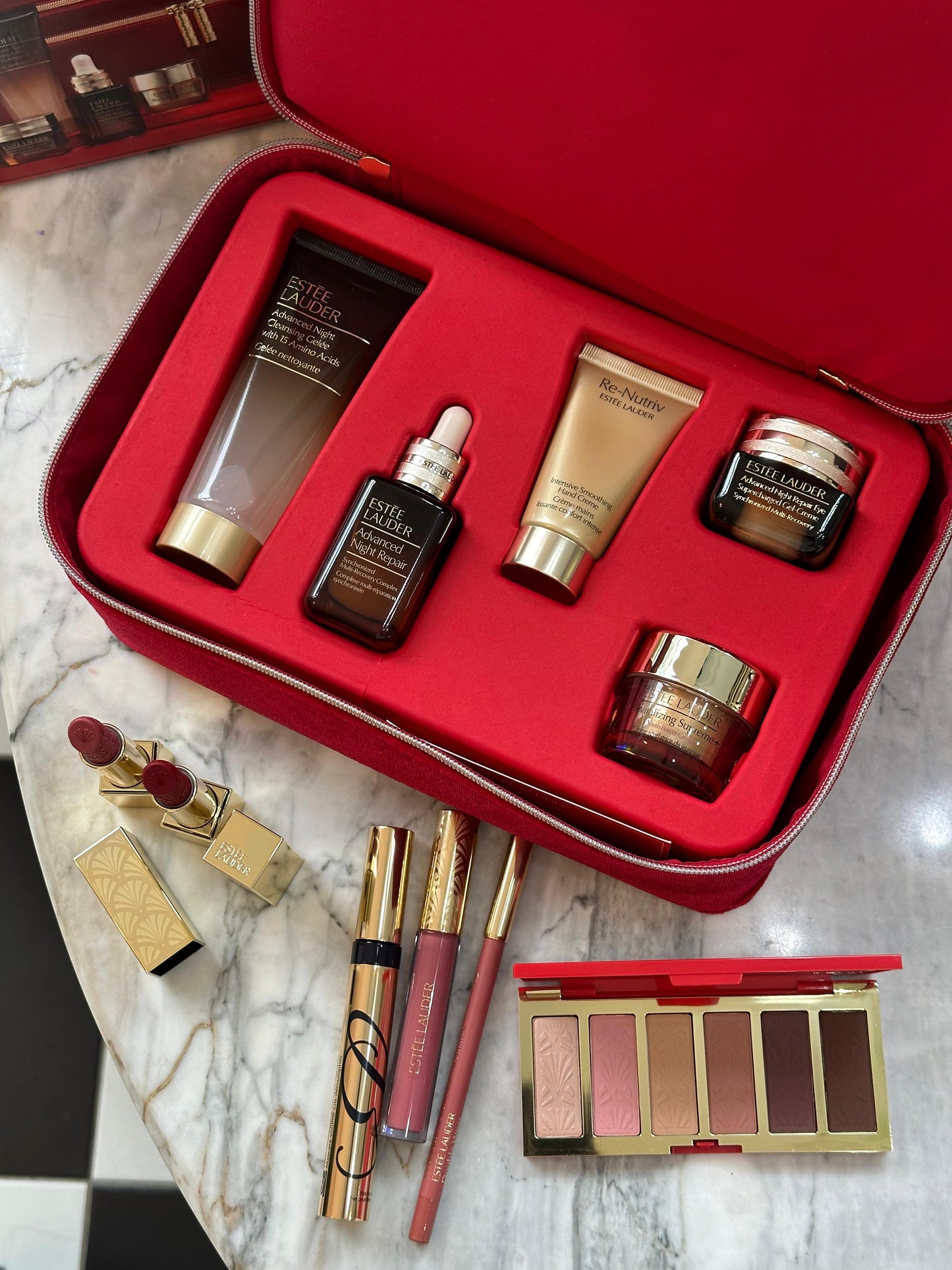 ESTÉE LAUDER Full-Size Favourites Gift Set (12 products)