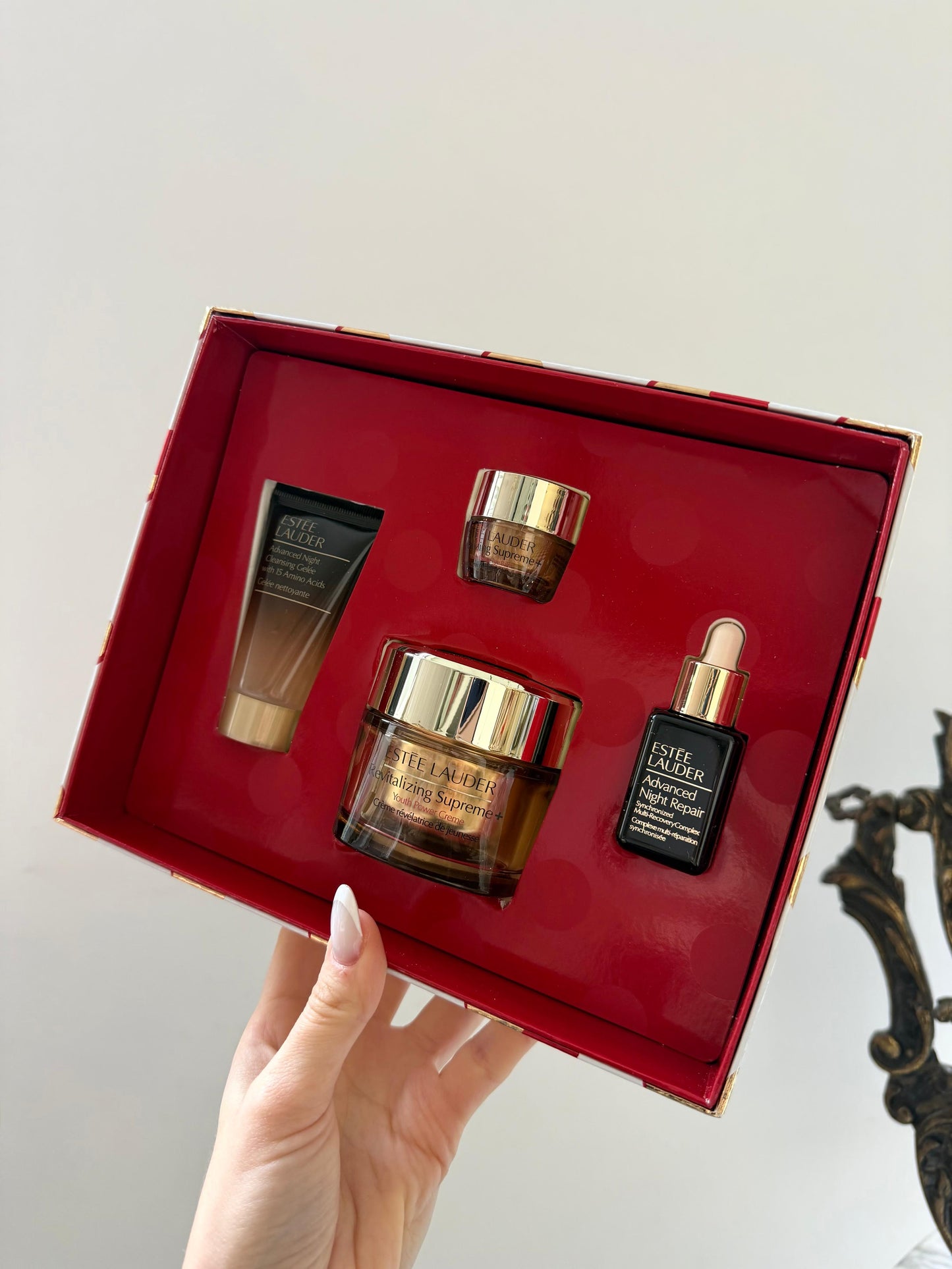 ESTÉE LAUDER
Revitalizing Supreme+ Routine Skincare Gift Set