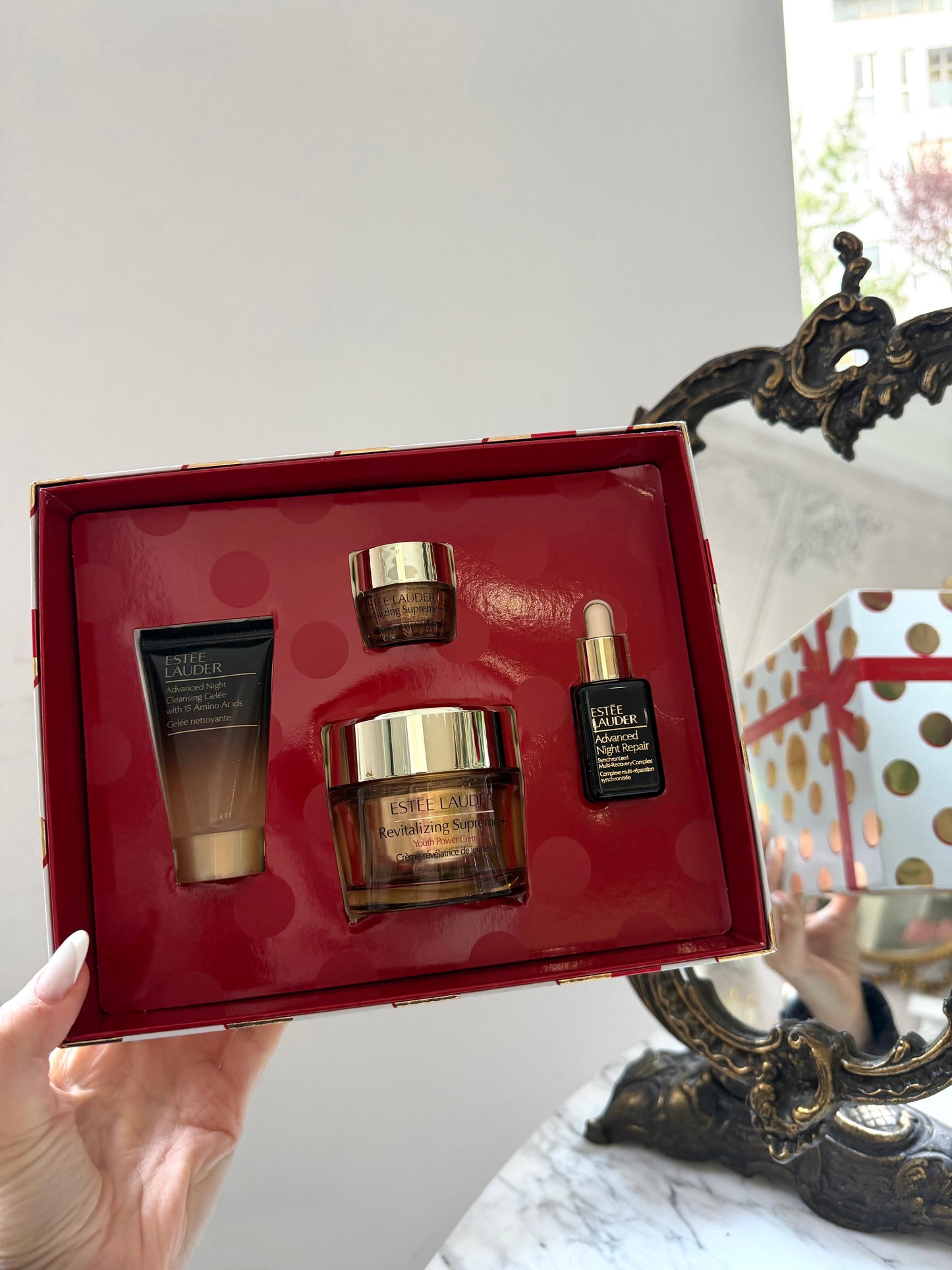 ESTÉE LAUDER
Revitalizing Supreme+ Routine Skincare Gift Set