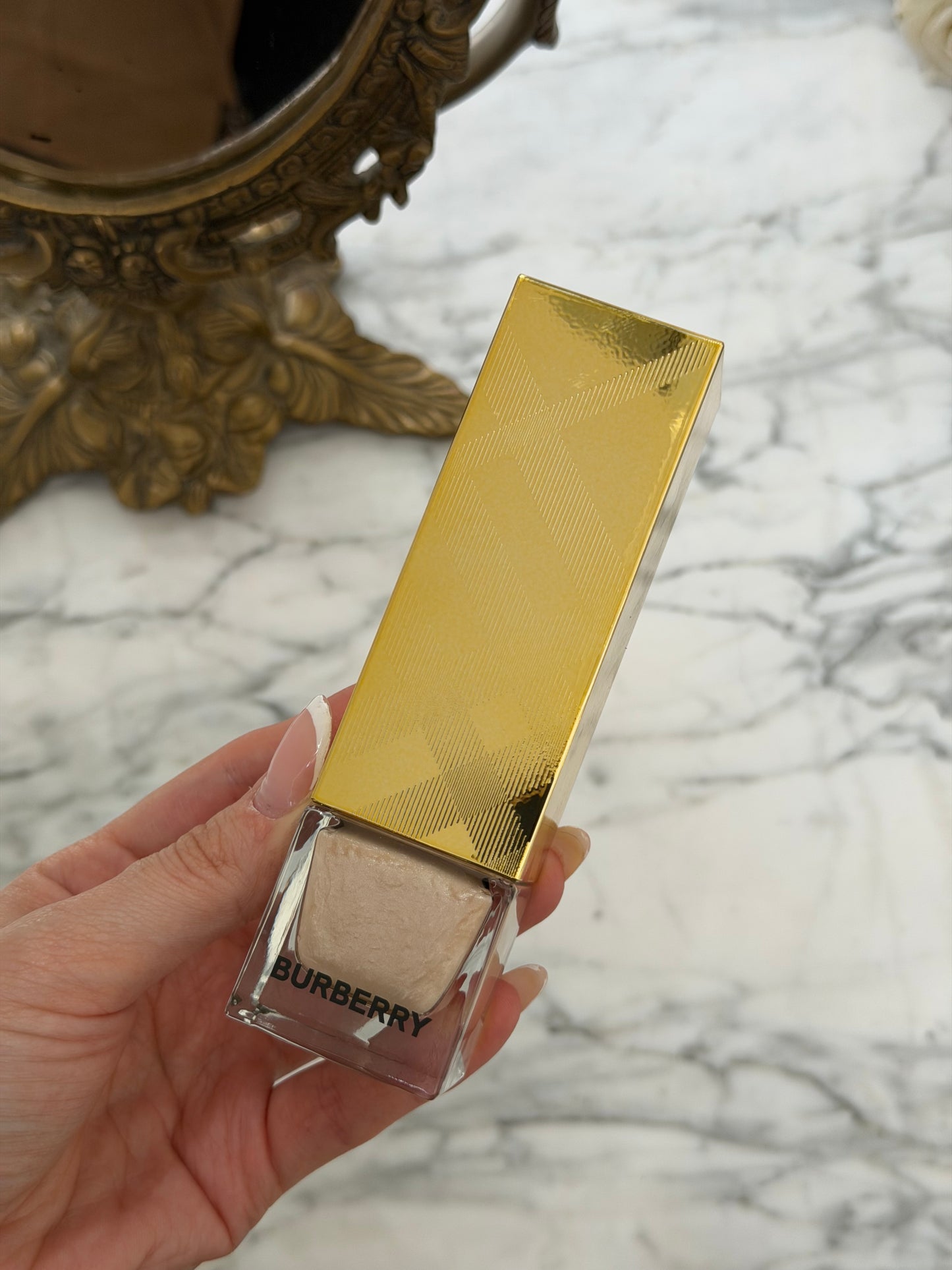 BURBERRY
Beyond Radiance Primer
Bare Glow