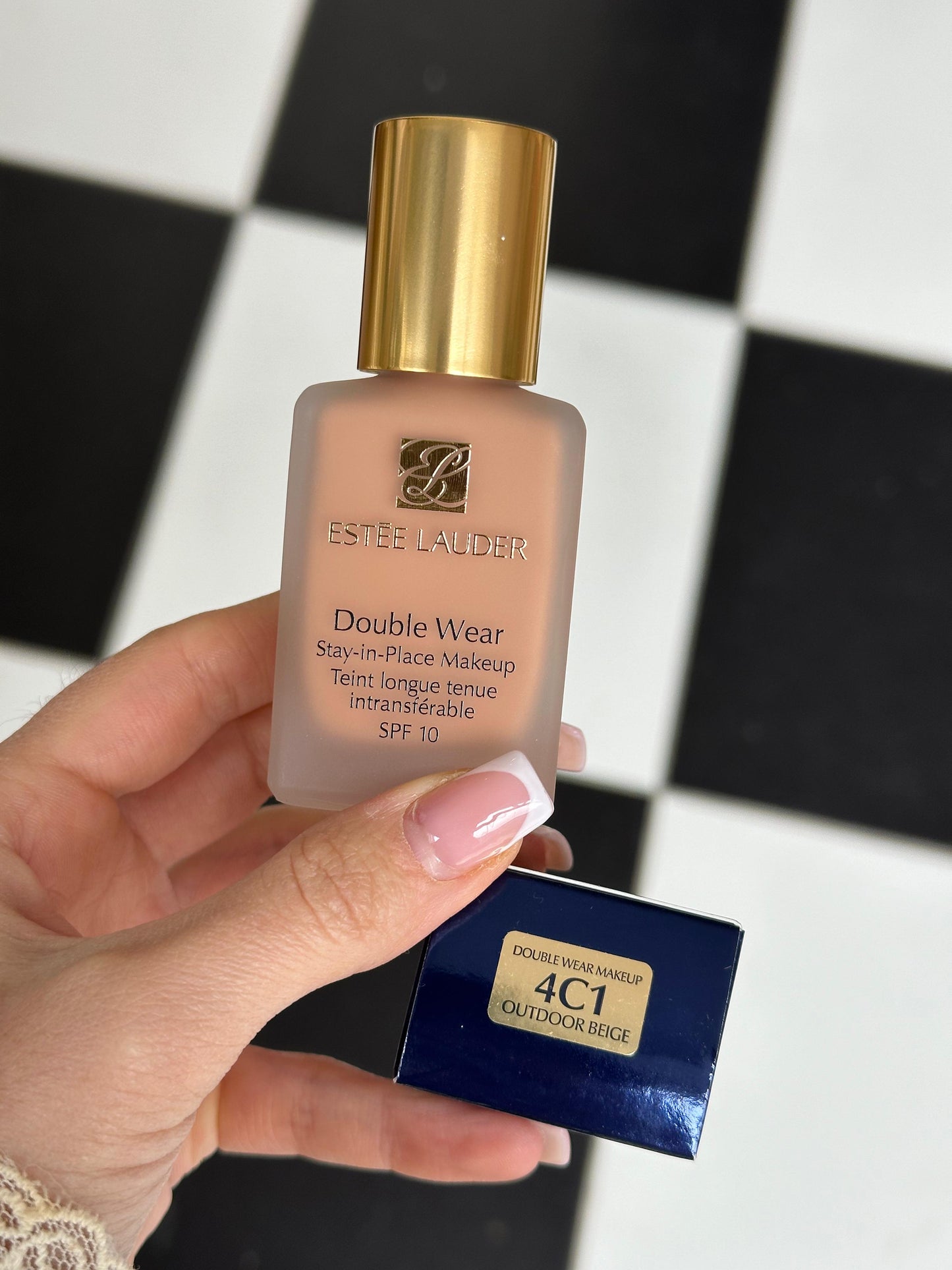 ESTÉE LAUDER Double Wear
Stay-in-Place Foundation