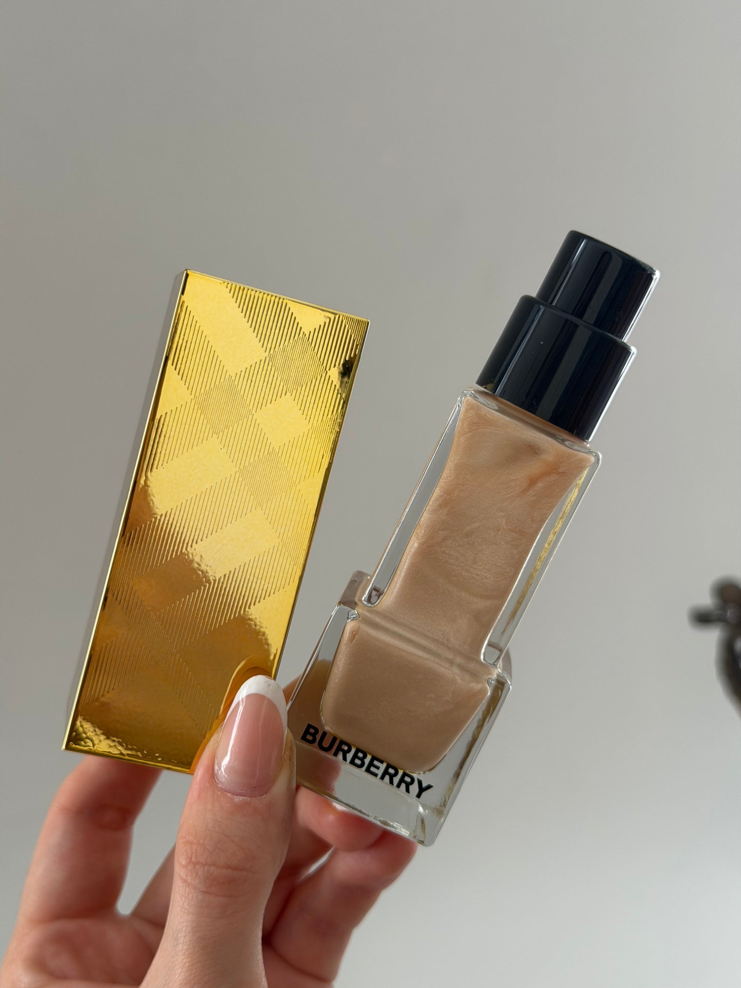 BURBERRY
Beyond Radiance Primer
Bare Glow