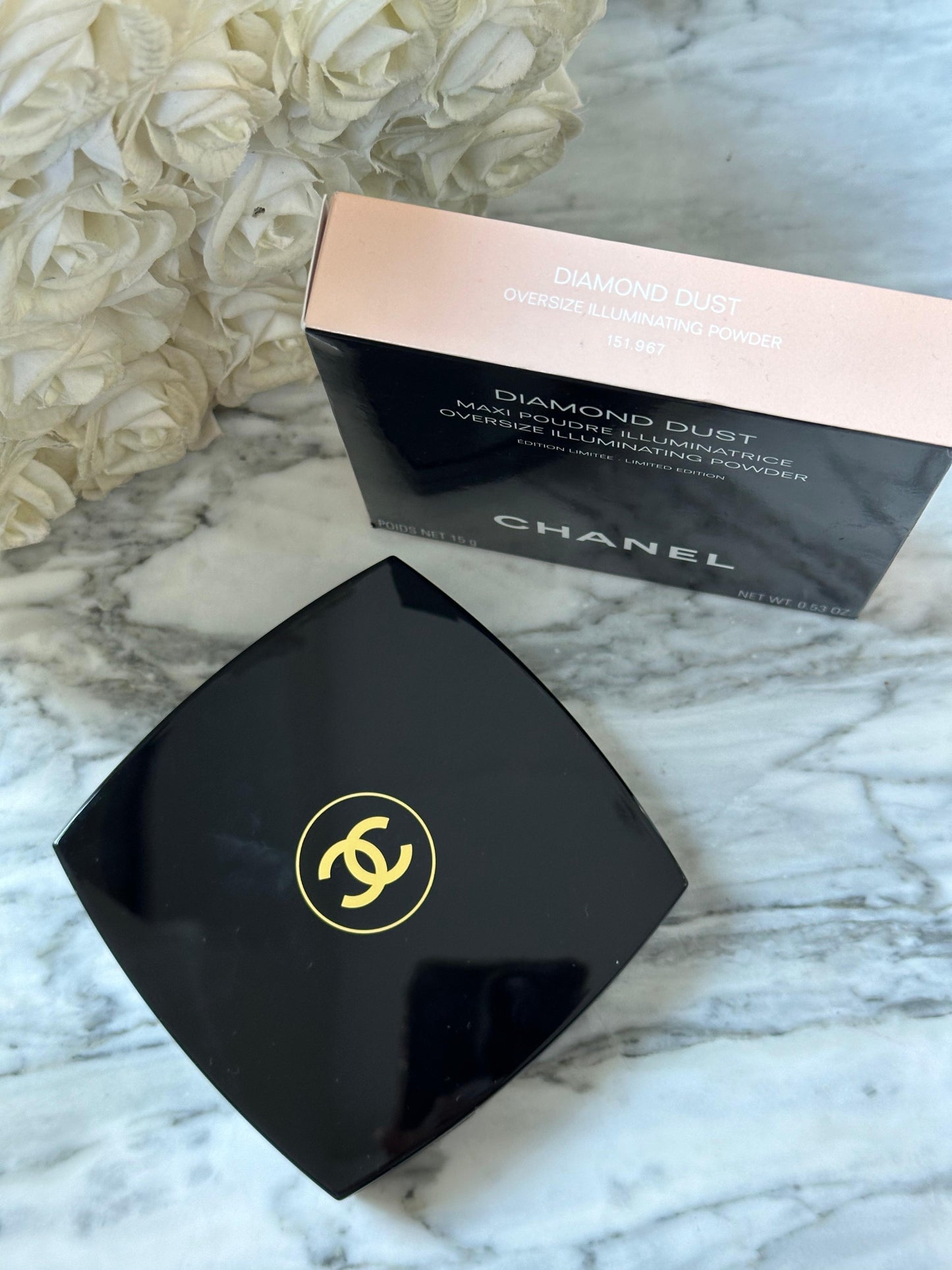 CHANEL Diamond Dust
Oversize Illuminating Powder