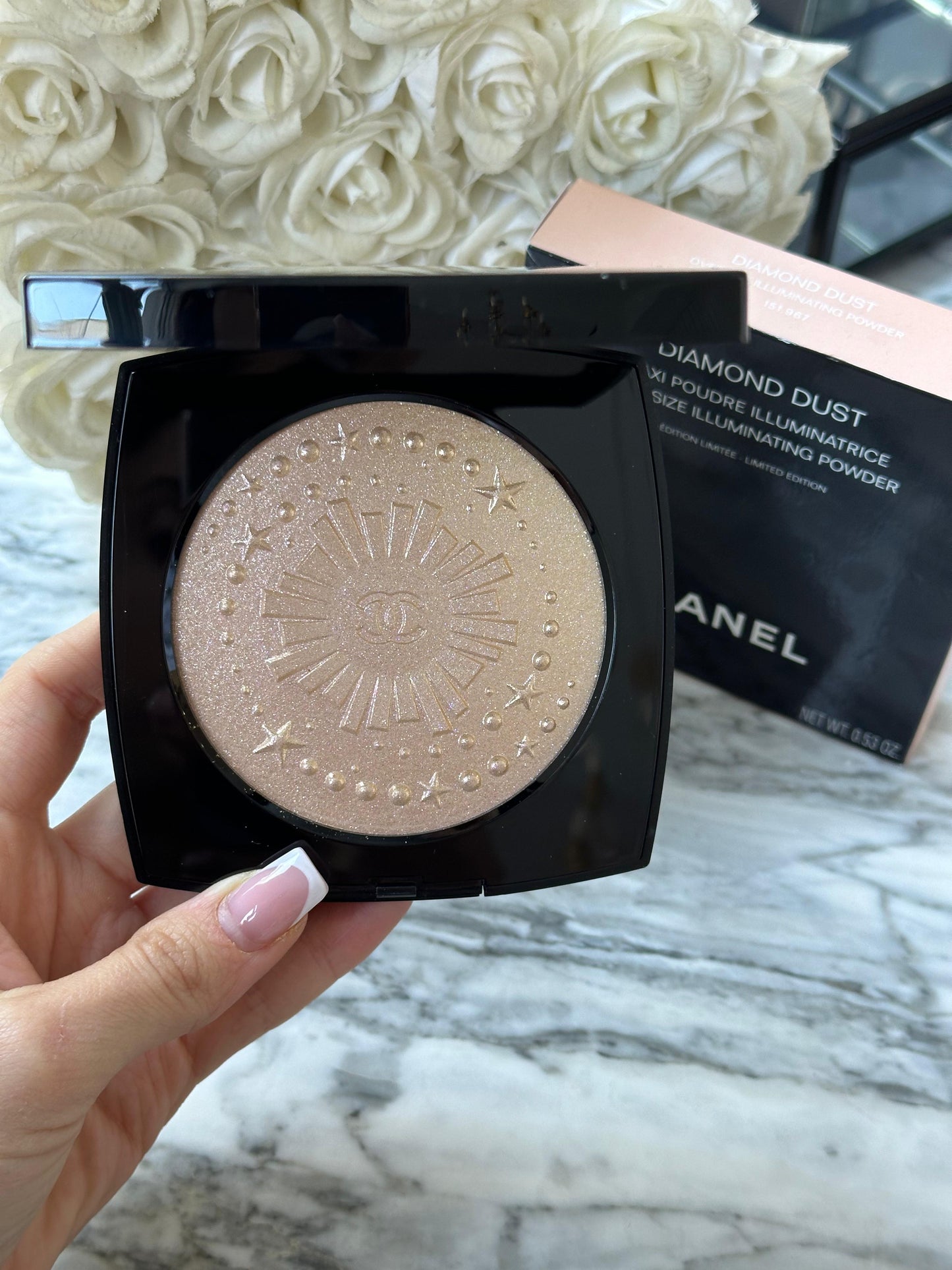 CHANEL Diamond Dust
Oversize Illuminating Powder