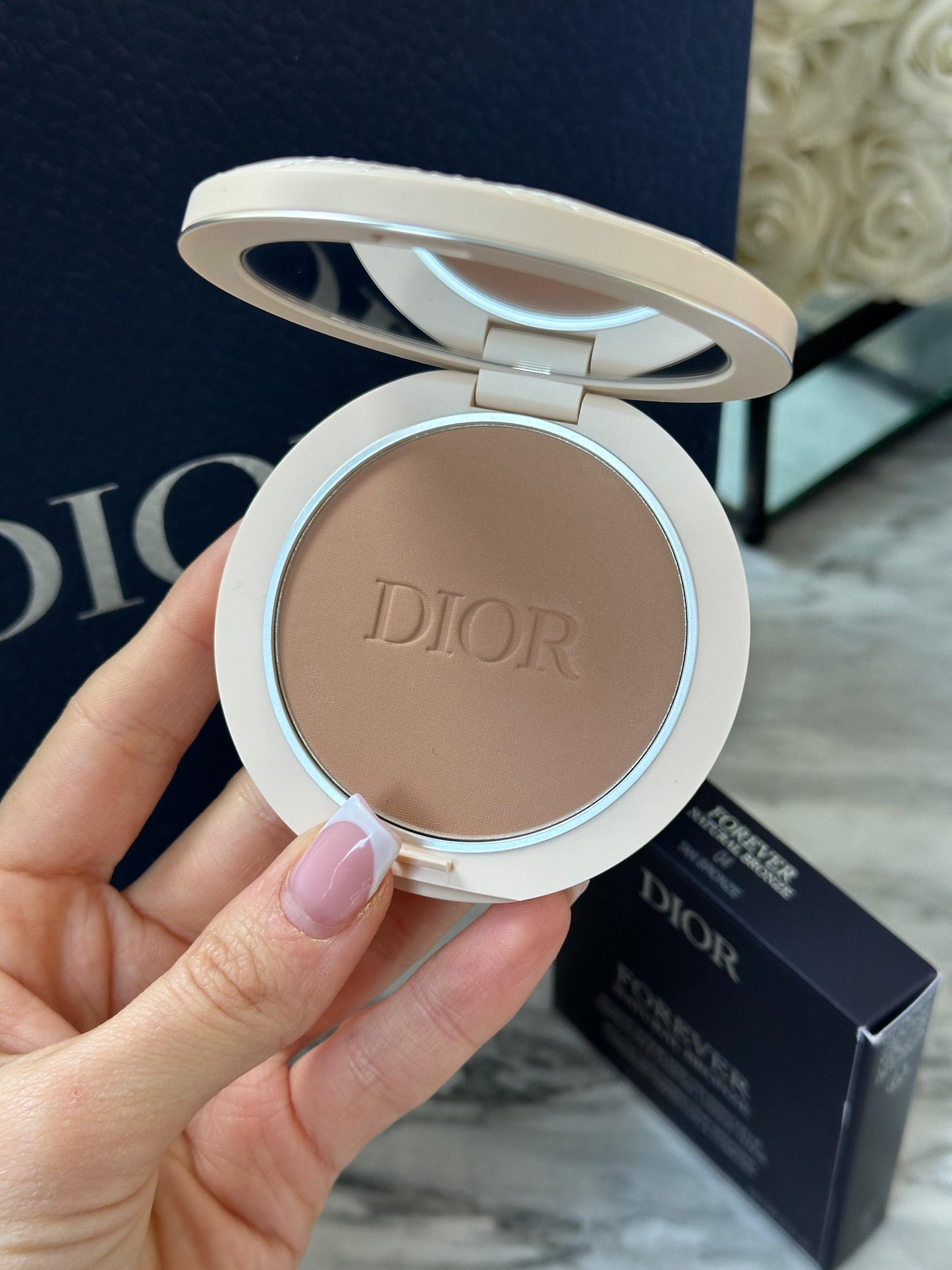 DIOR Forever Natural Bronze
Healthy Glow Bronzing Powder - 04