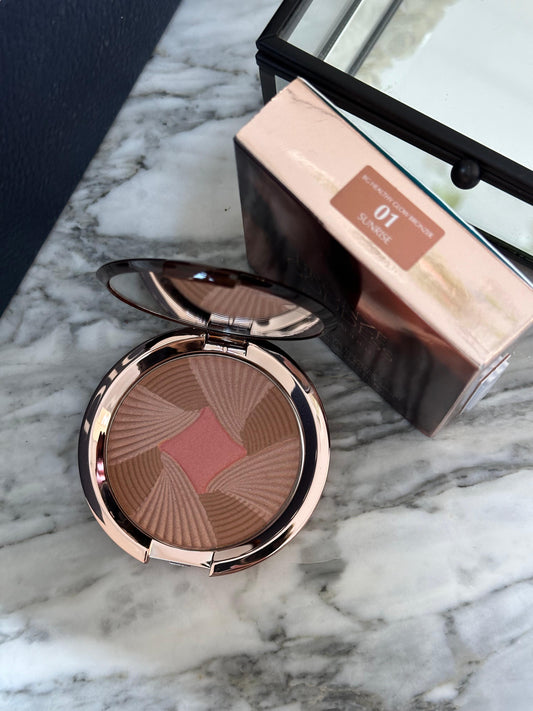 ESTÉE LAUDER Bronze Goddess (01)
Healthy Glow Bronzer