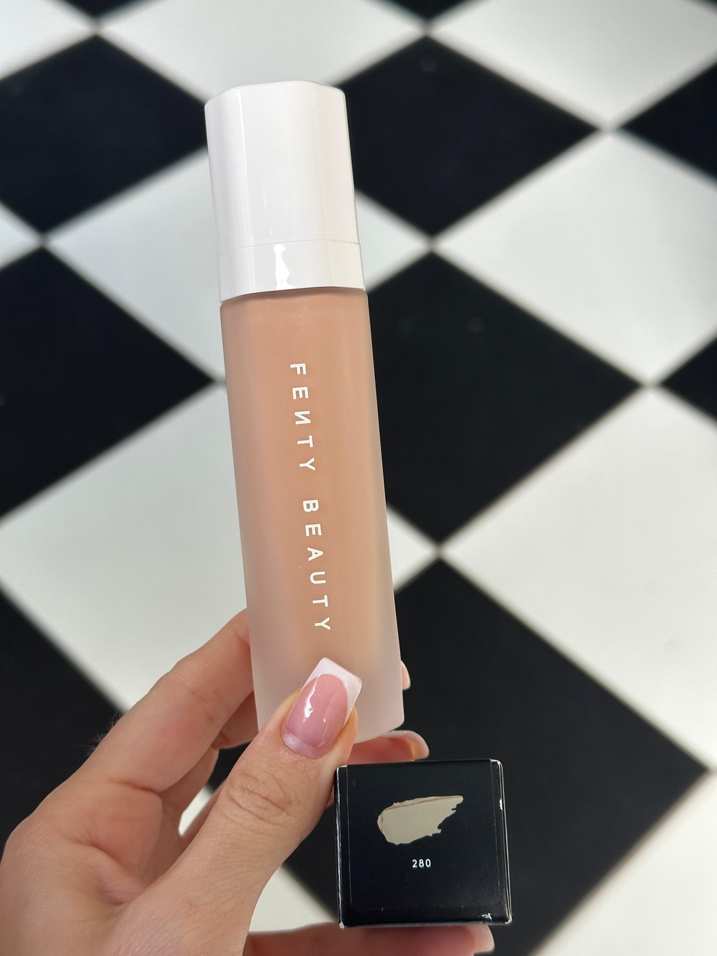 FENTY Soft'Lit Naturally Luminous Longwear Foundation