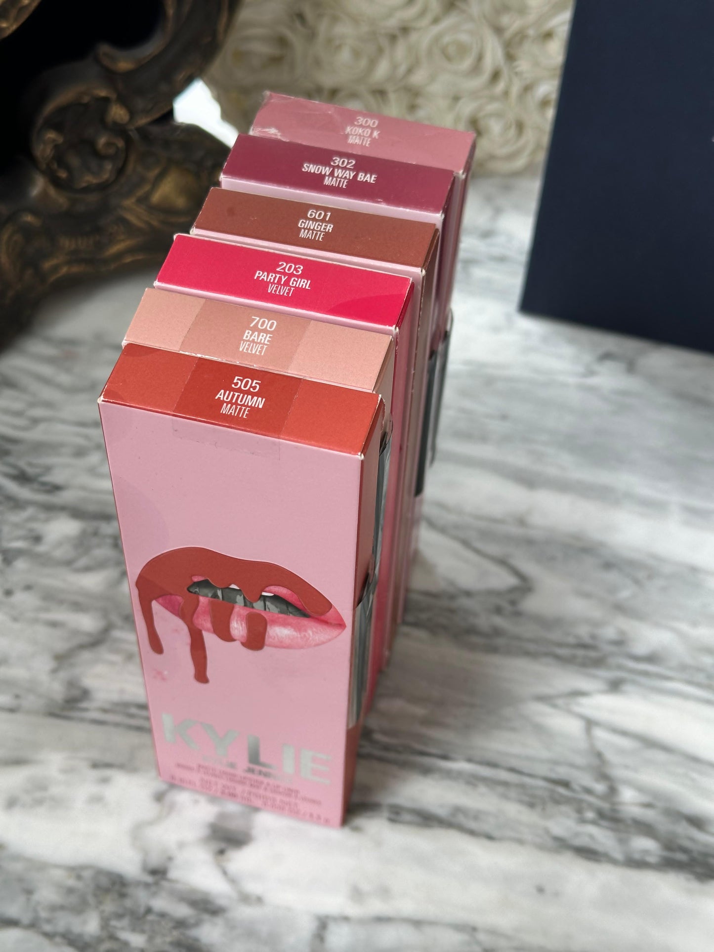 KYLIE JENNER Matte Lip Kit - Lip Liner & Liquid Lipstick (203)