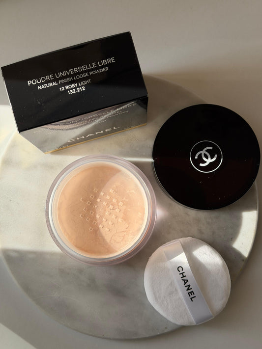 CHANEL Poudre Universelle Libre
Natural Finish Loose Powder - Rosy Light