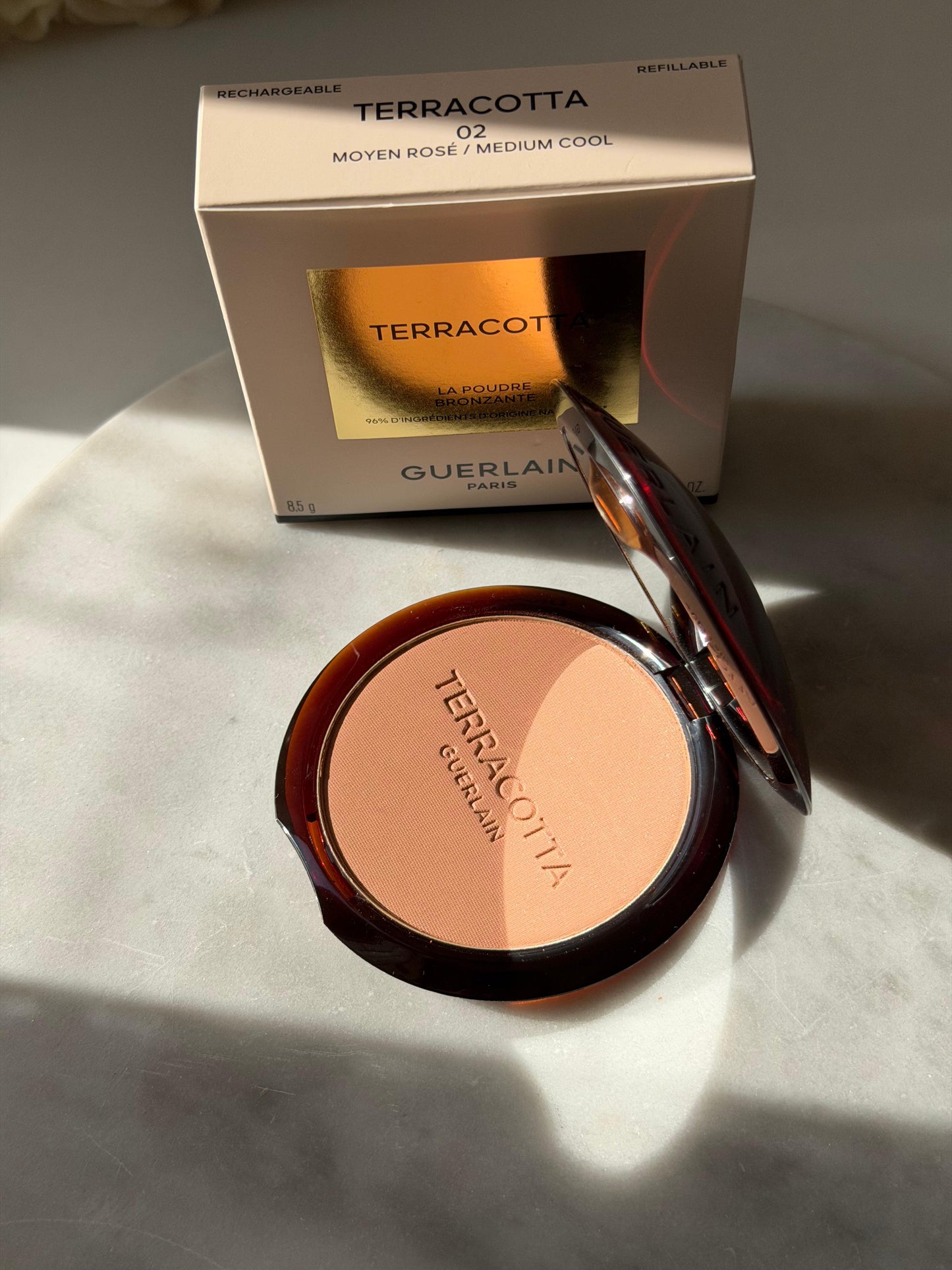 GUERLAIN Terracotta The Bronzing Powder (02)
Golden Bronzed Glow