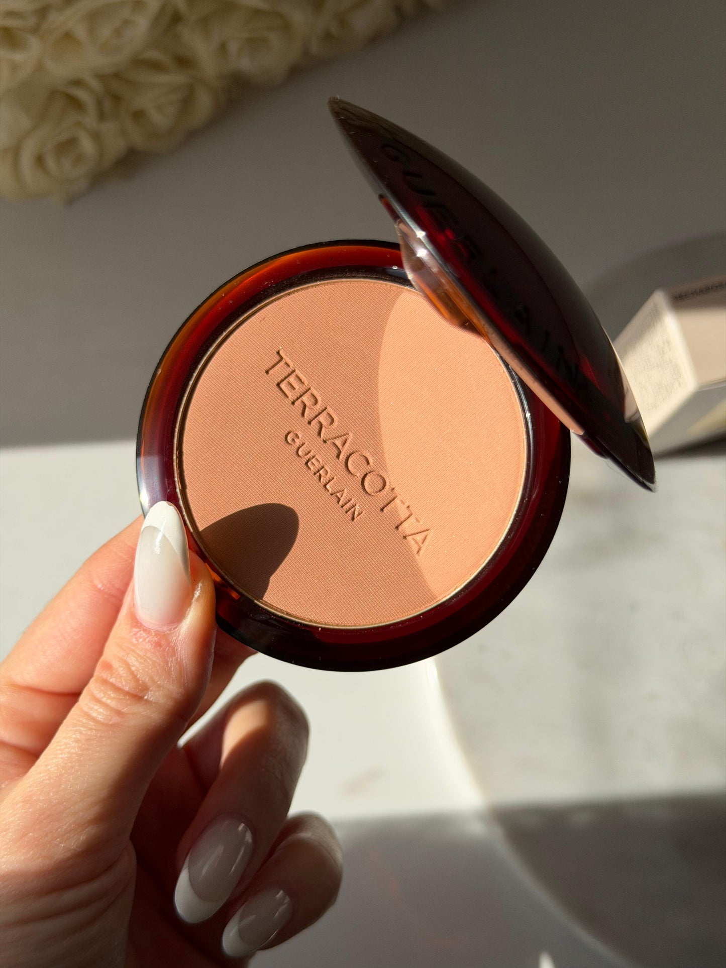 GUERLAIN Terracotta The Bronzing Powder (02)
Golden Bronzed Glow