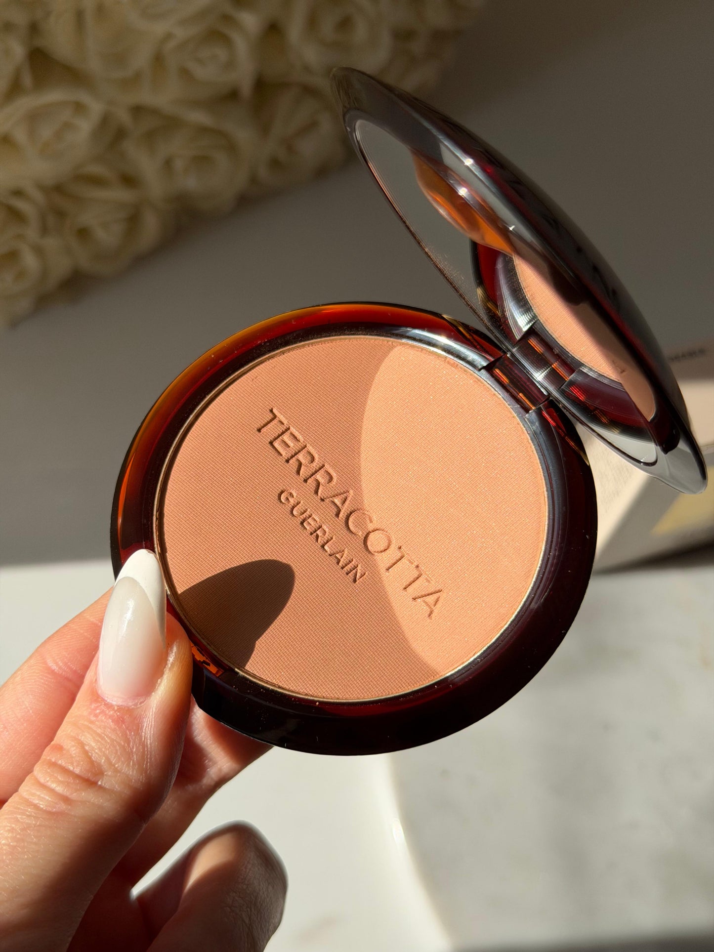 GUERLAIN Terracotta The Bronzing Powder (02)
Golden Bronzed Glow