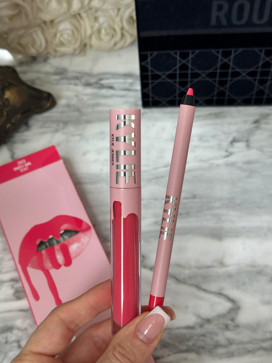 KYLIE JENNER Matte Lip Kit - Lip Liner & Liquid Lipstick (203)