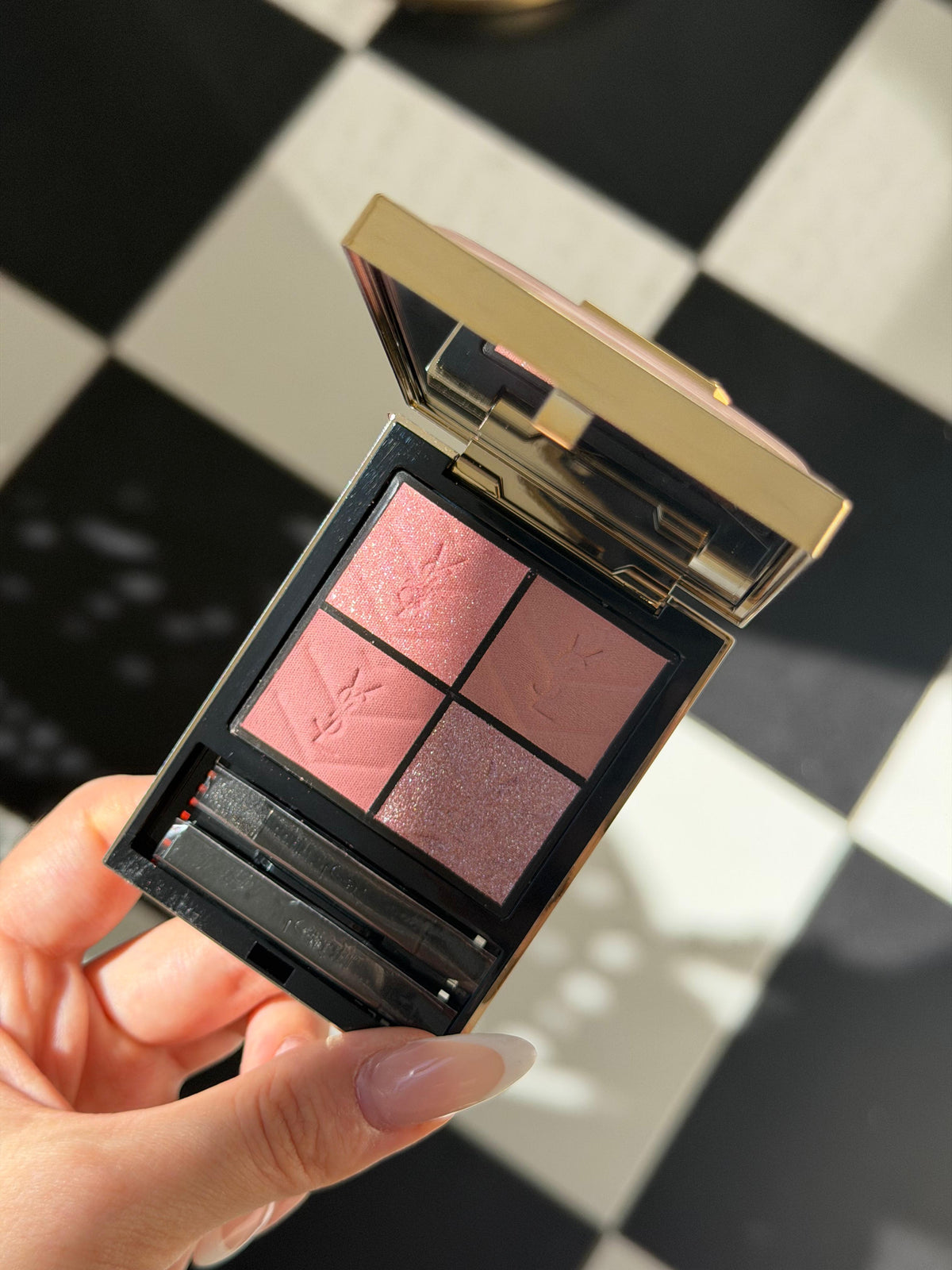 YSL Couture Clutch Collector (461)
High Intensity Pigments Longwear & Comfort