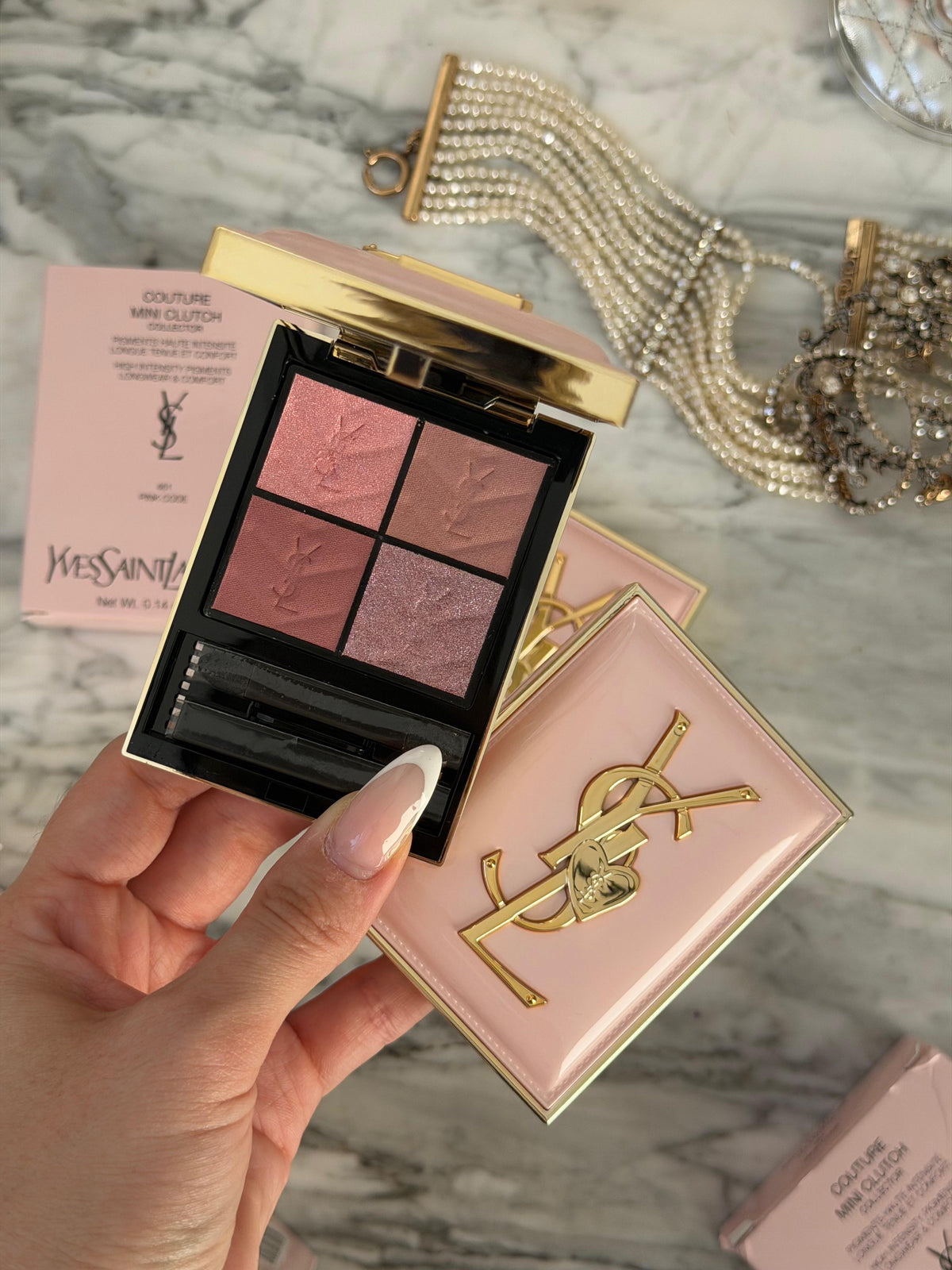 YSL Couture Clutch Collector (461)
High Intensity Pigments Longwear & Comfort