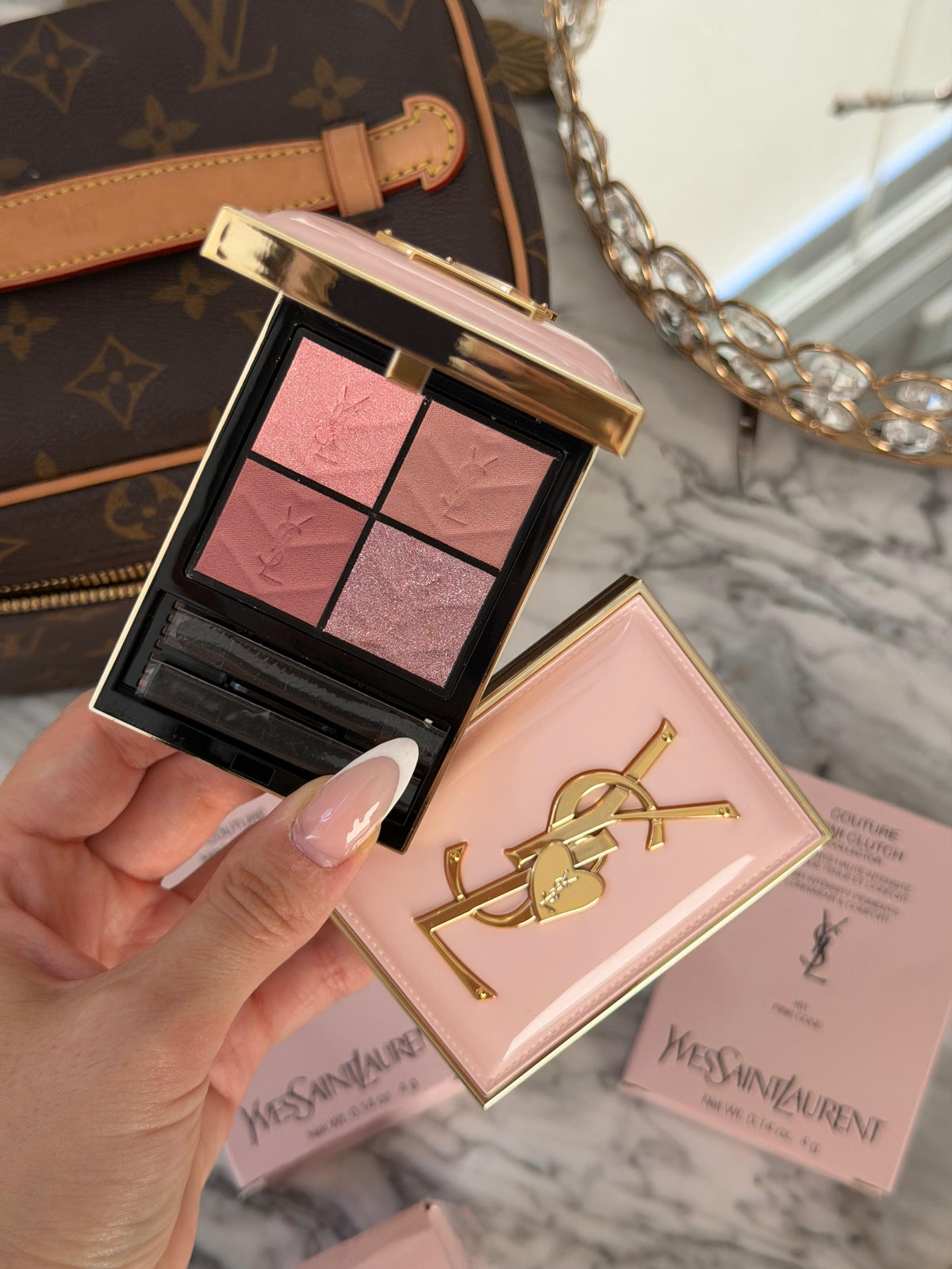 YSL Couture Clutch Collector (461)
High Intensity Pigments Longwear & Comfort