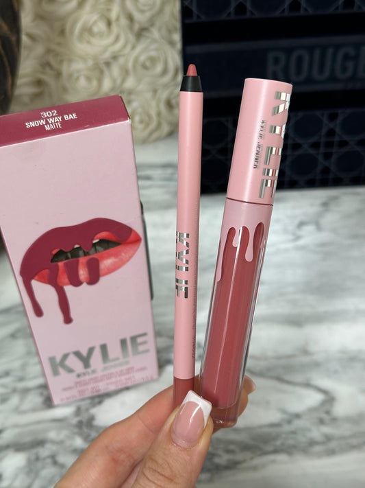 KYLIE JENNER Matte Lip Kit - Lip Liner & Liquid Lipstick (302)