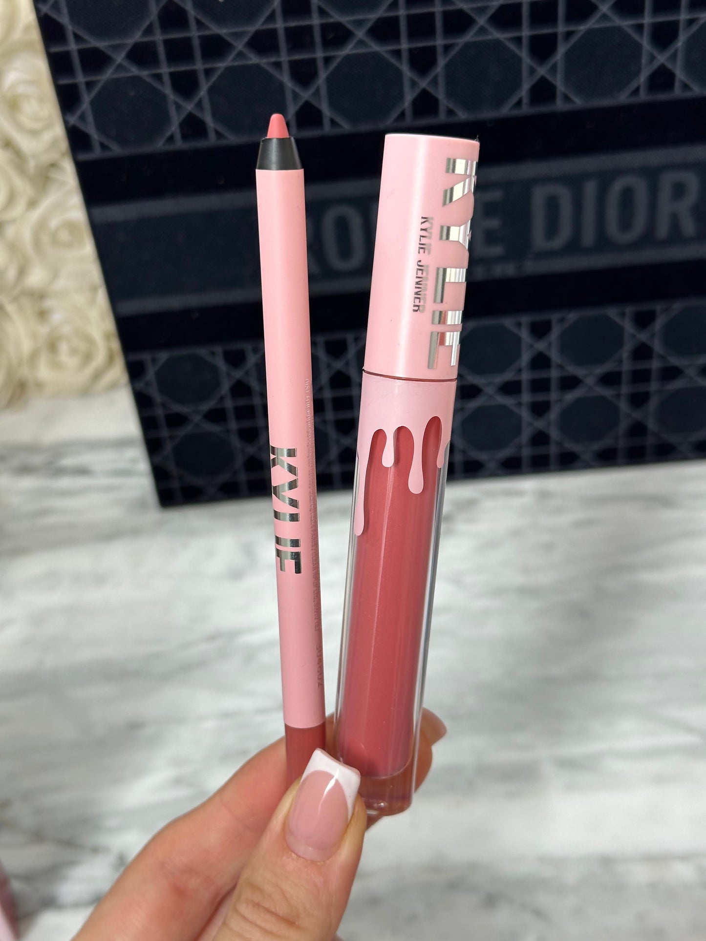 KYLIE JENNER Matte Lip Kit - Lip Liner & Liquid Lipstick (302)