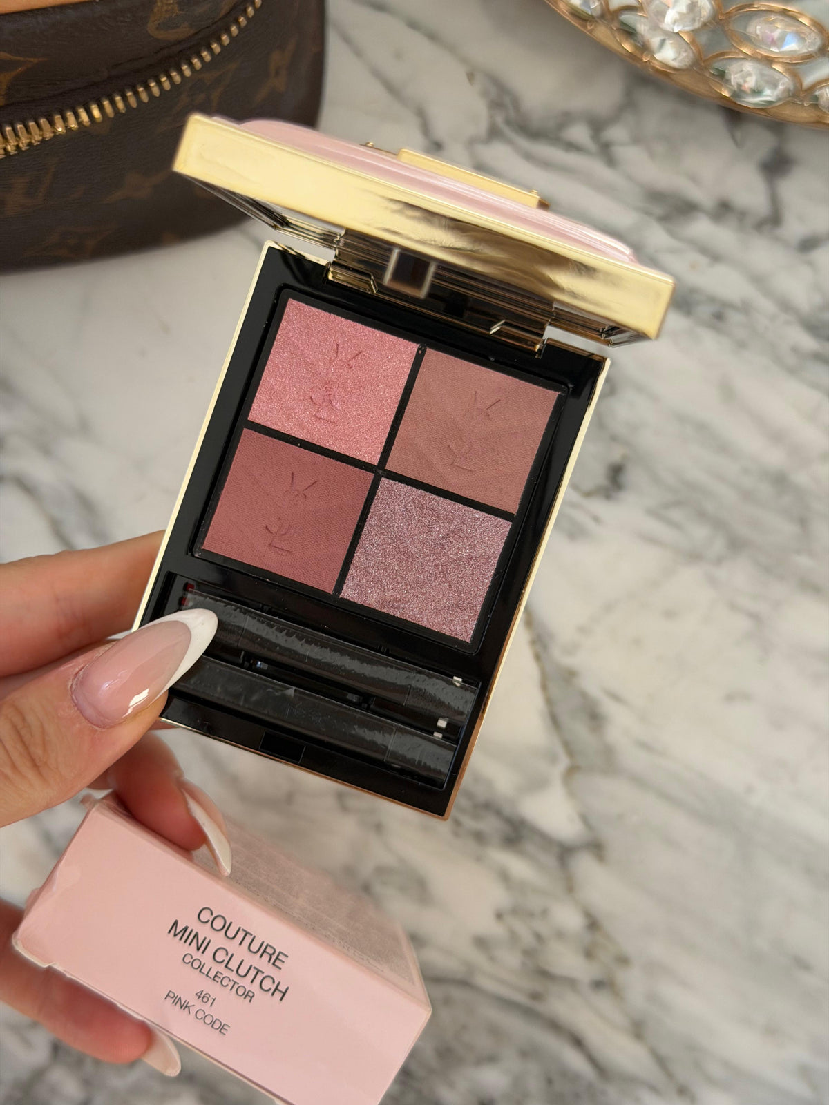 YSL Couture Clutch Collector (461)
High Intensity Pigments Longwear & Comfort